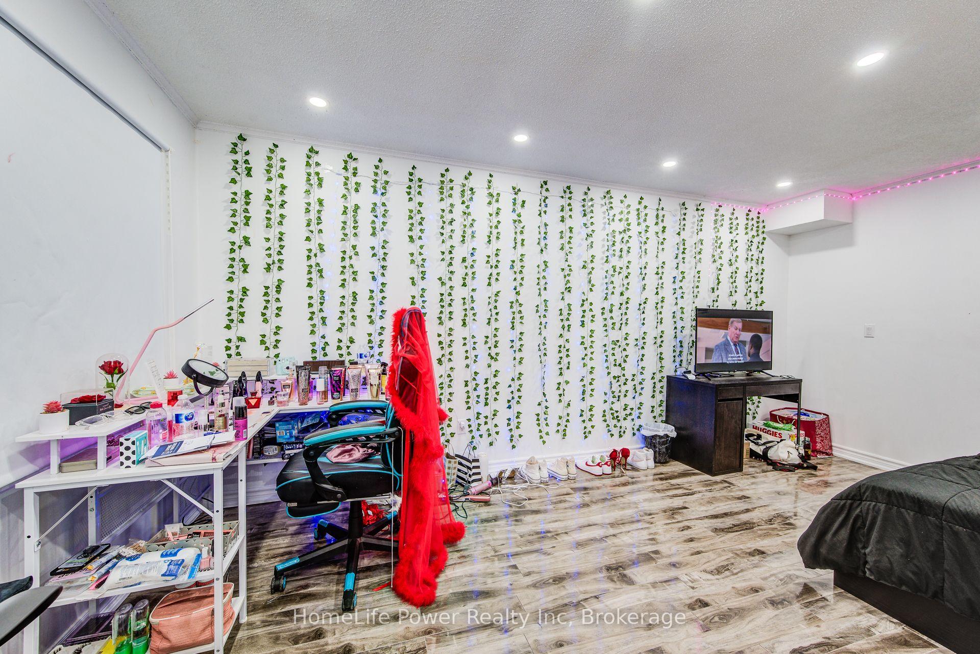 Photo 12 of Unit 103, 121 University Avenue E, Waterloo, Downtown Waterloo — HOMEH