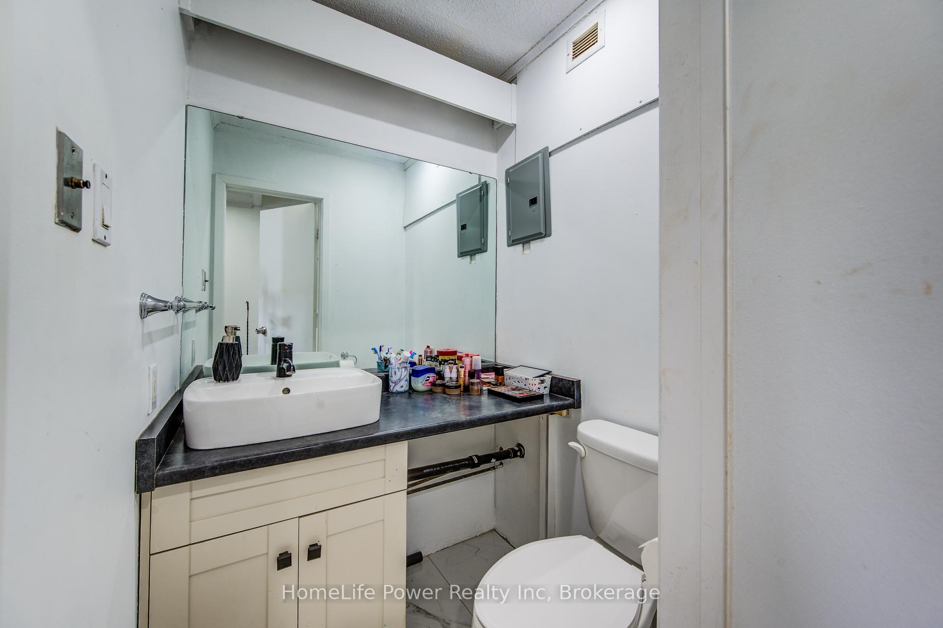 Photo 14 of Unit 103, 121 University Avenue E, Waterloo, Downtown Waterloo — HOMEH