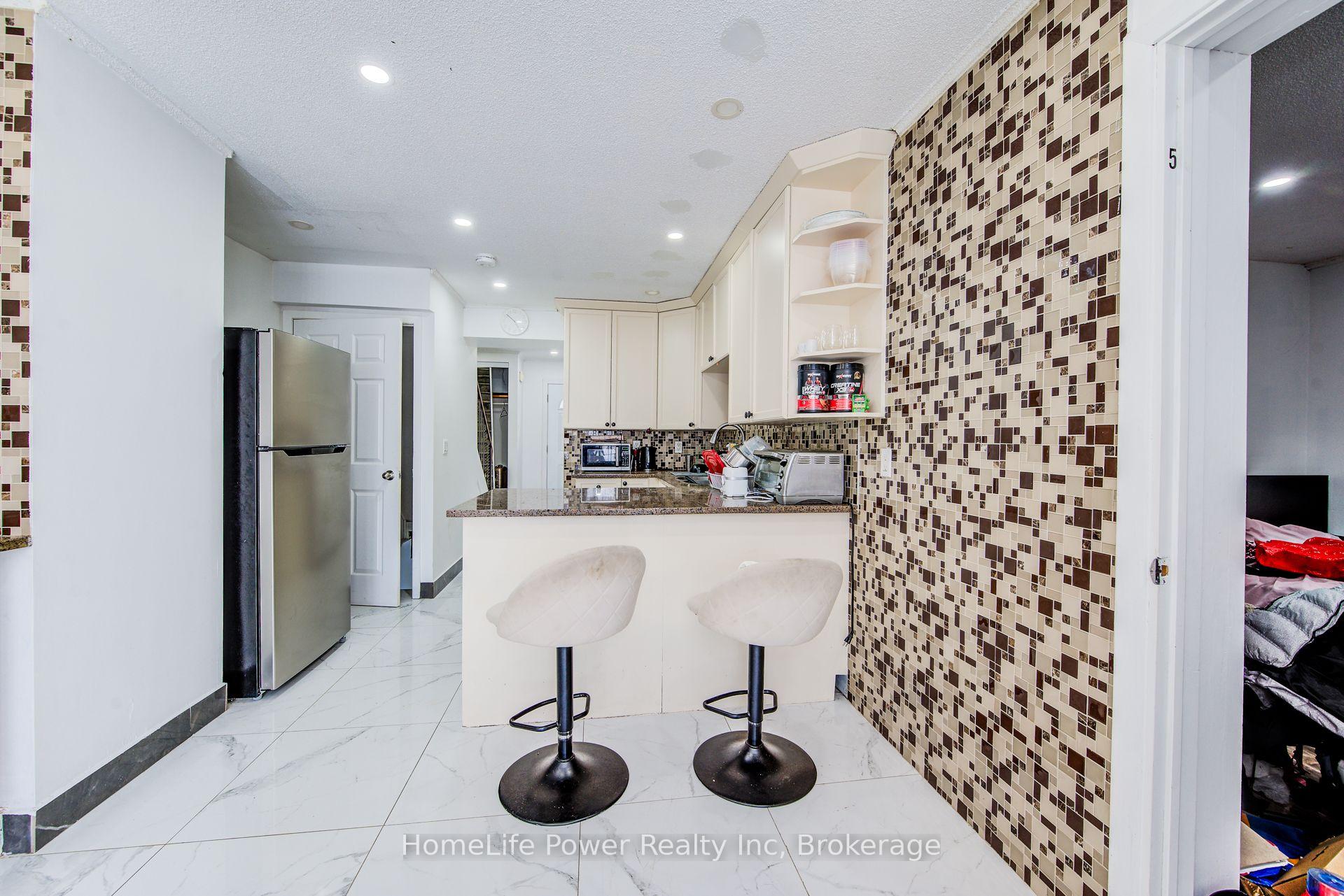 Photo 19 of Unit 103, 121 University Avenue E, Waterloo, Downtown Waterloo — HOMEH