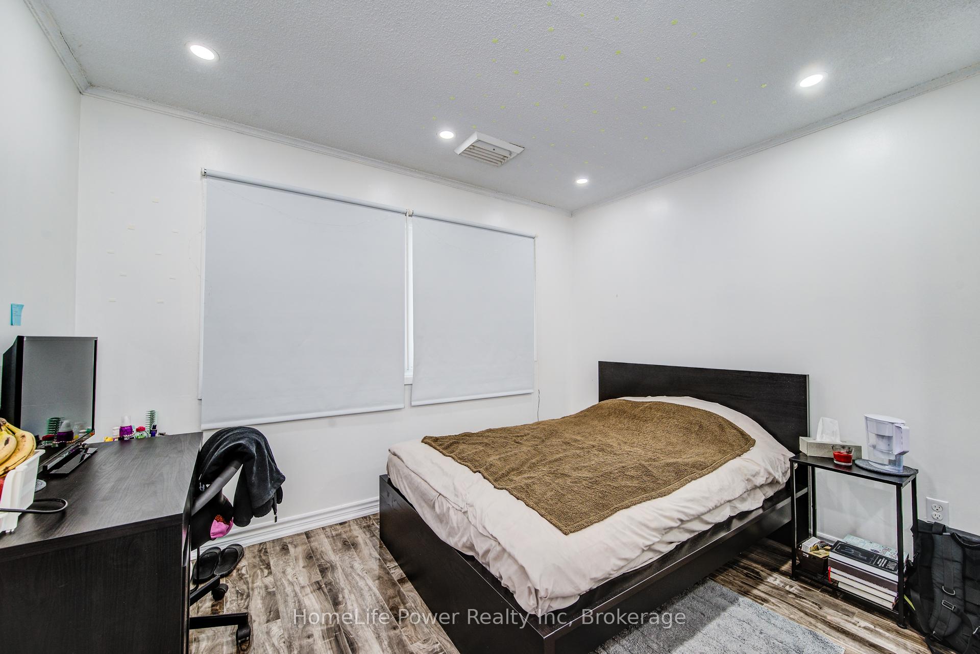Photo 23 of Unit 103, 121 University Avenue E, Waterloo, Downtown Waterloo — HOMEH