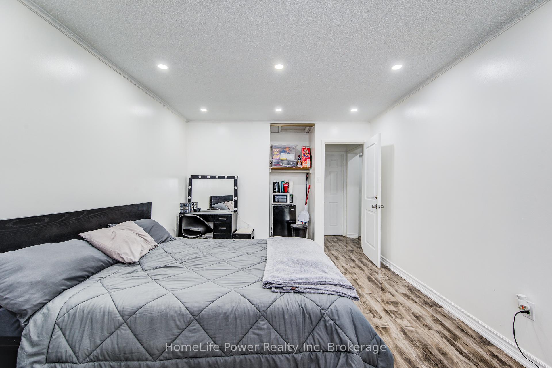 Photo 27 of Unit 103, 121 University Avenue E, Waterloo, Downtown Waterloo — HOMEH