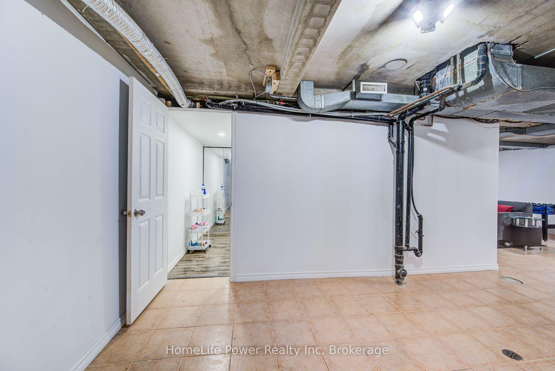 Photo 31 of Unit 103, 121 University Avenue E, Waterloo, Downtown Waterloo — HOMEH
