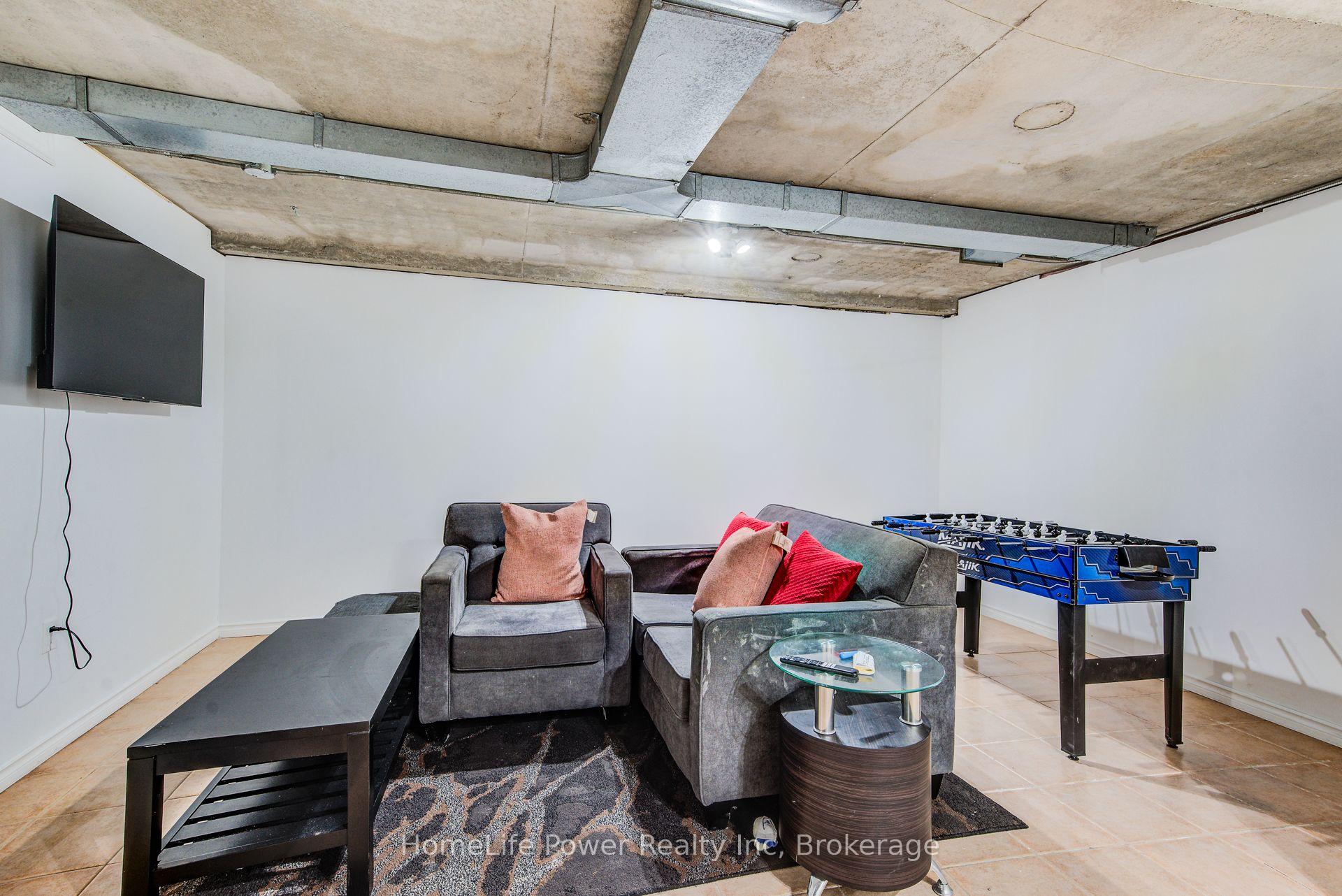 Photo 33 of Unit 103, 121 University Avenue E, Waterloo, Downtown Waterloo — HOMEH