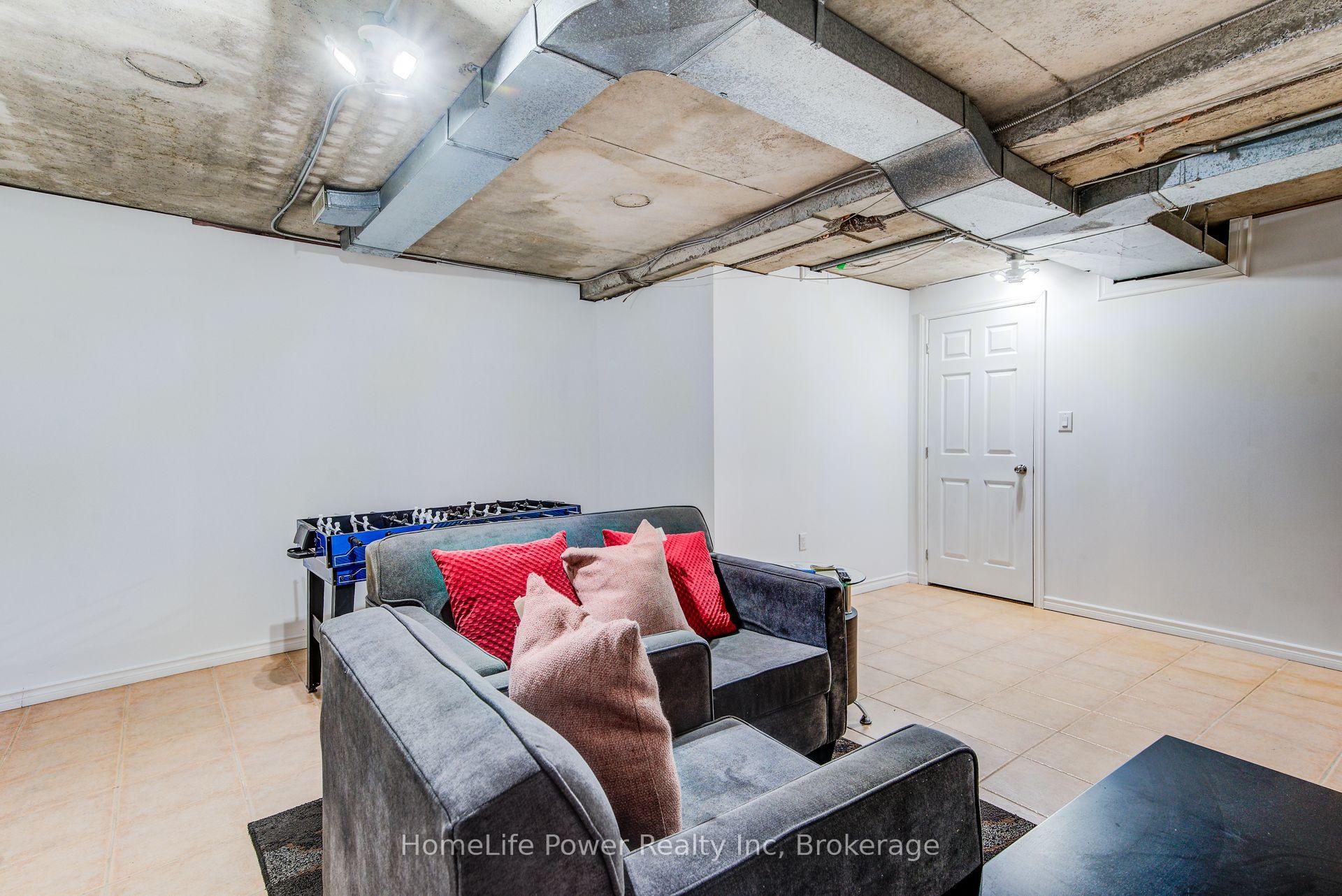 Photo 36 of Unit 103, 121 University Avenue E, Waterloo, Downtown Waterloo — HOMEH
