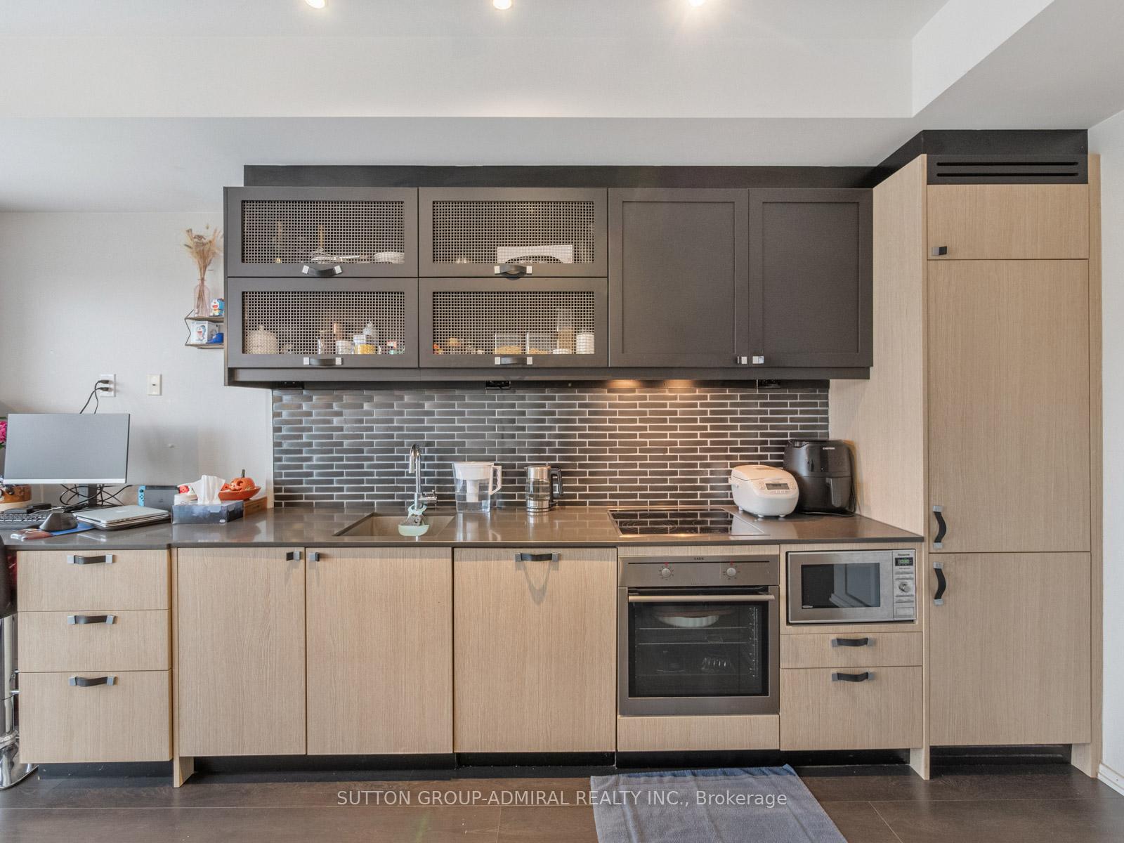 Photo 8 of Unit 406, 783 Bathurst Street, Toronto, The Annex — HOMEH