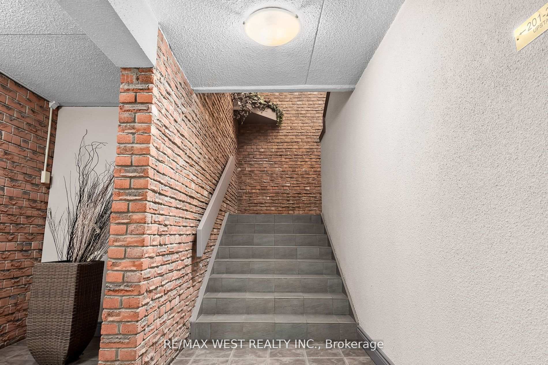 Photo 8 of Unit 226, 580 Mary Street E, Whitby, Downtown Whitby — HOMEH