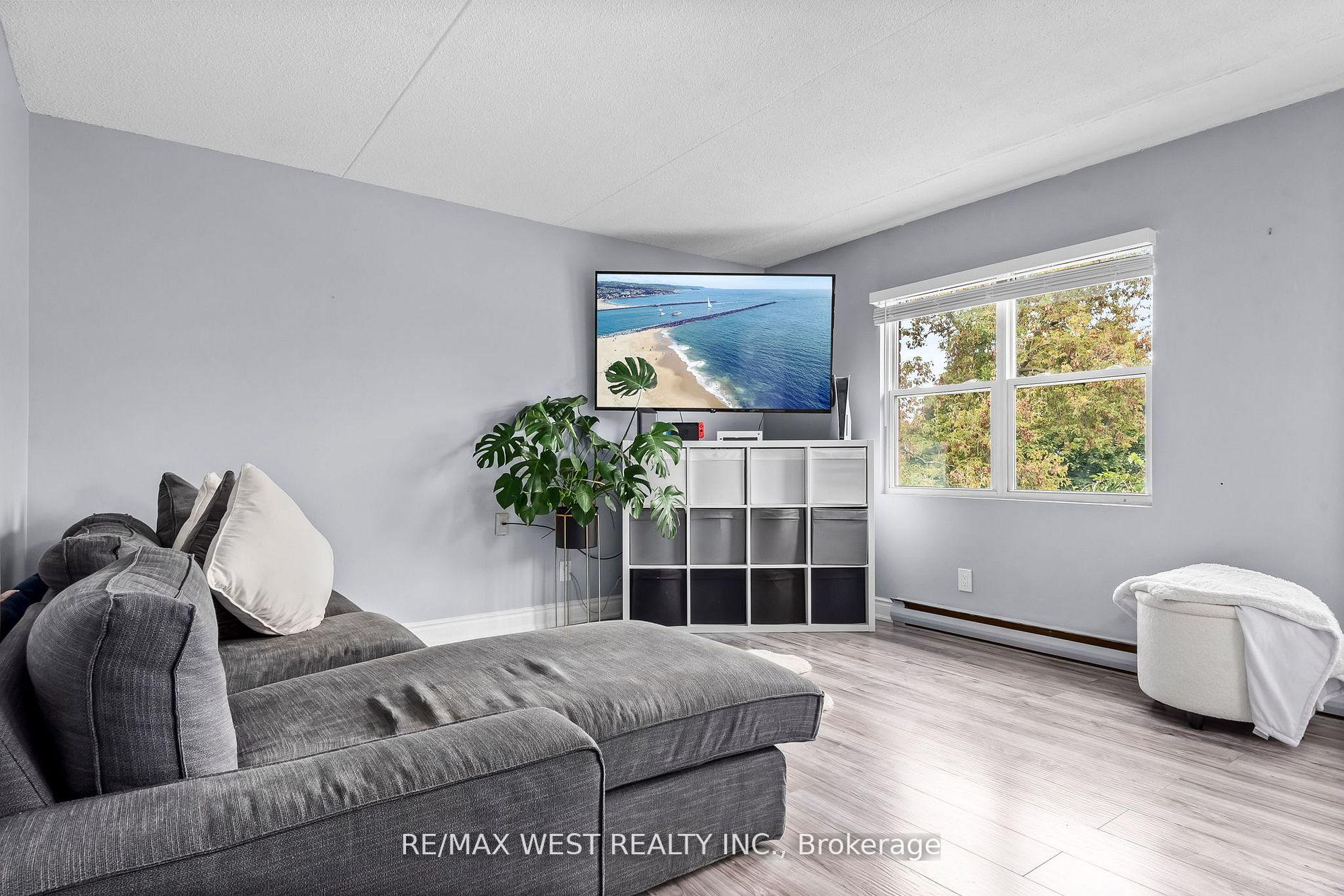 Photo 14 of Unit 226, 580 Mary Street E, Whitby, Downtown Whitby — HOMEH