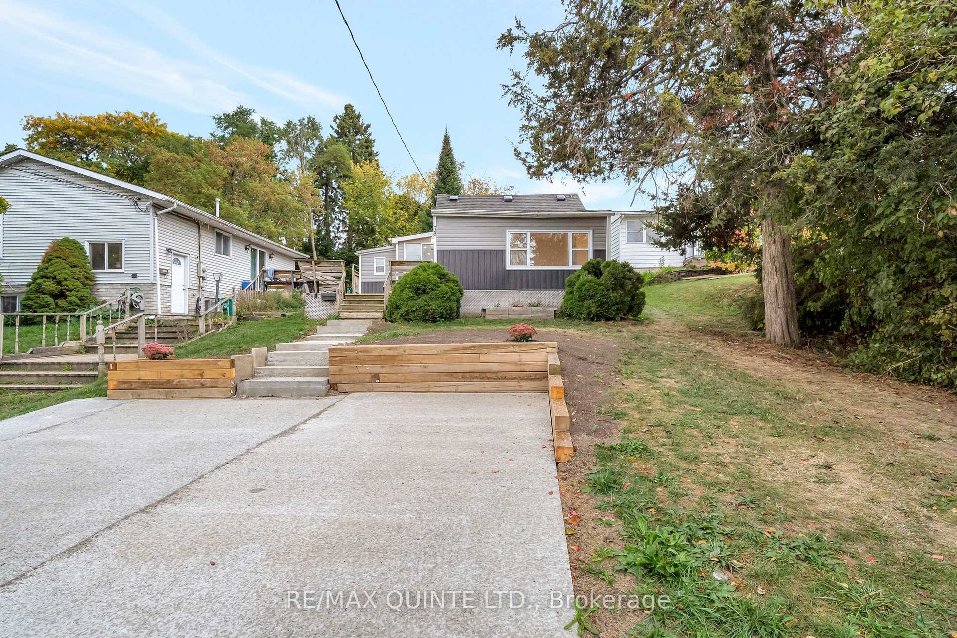 Front of 78 Wallbridge Cres