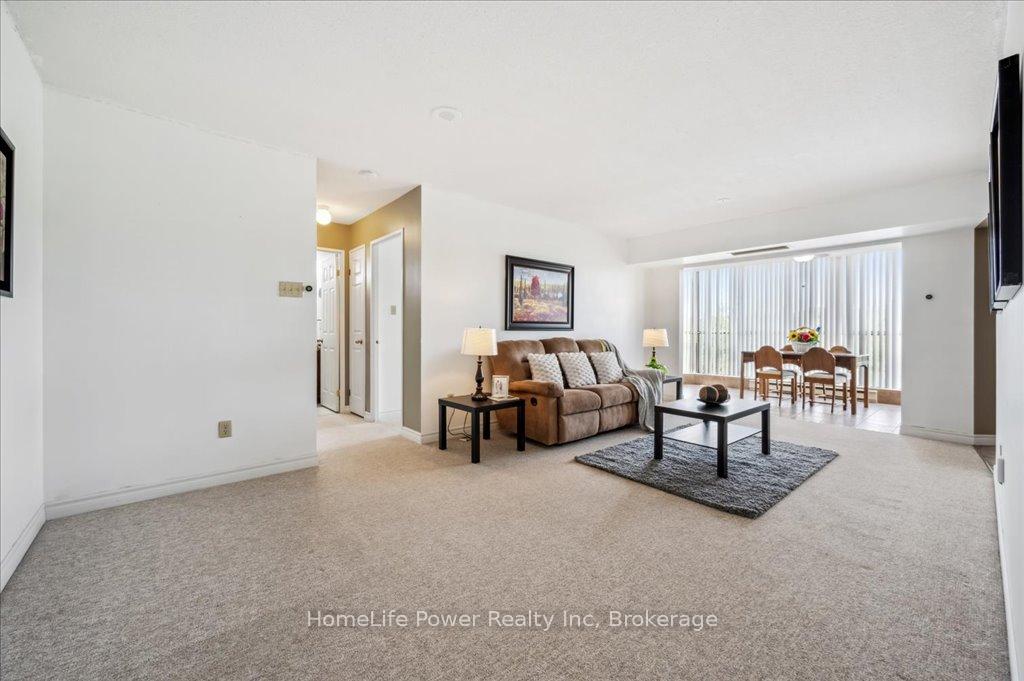 Photo 11 of Unit 809, 265 Westcourt Place, Waterloo — HOMEH