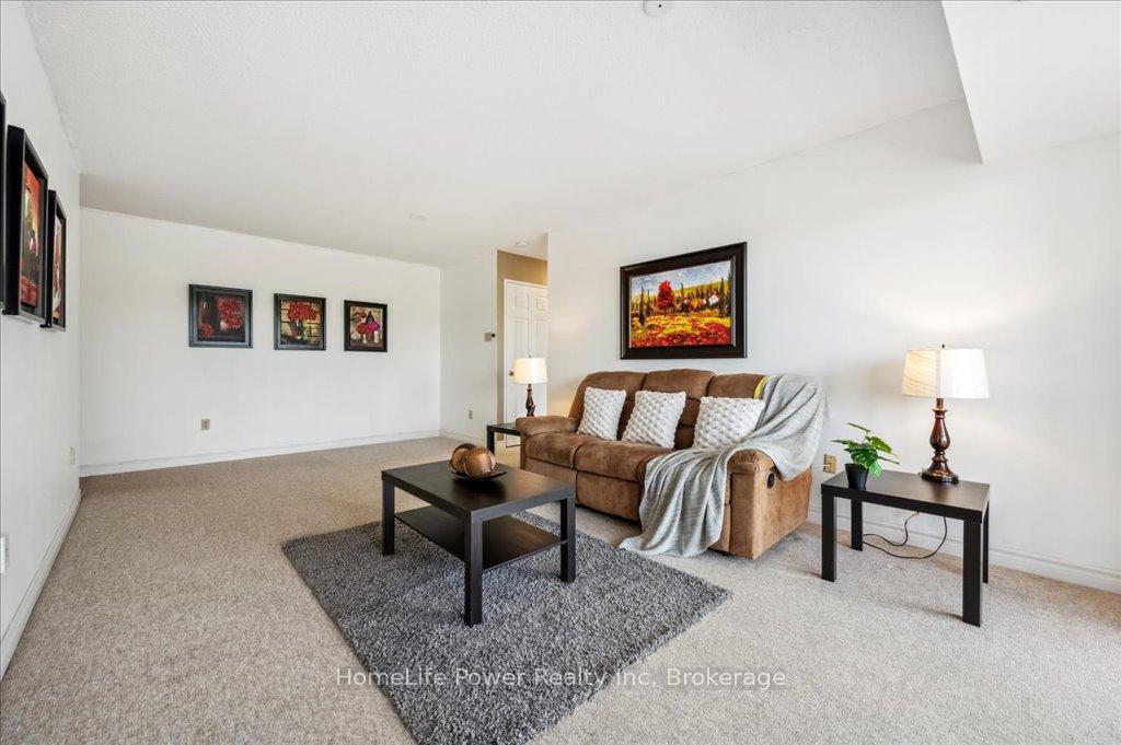 Photo 15 of Unit 809, 265 Westcourt Place, Waterloo — HOMEH
