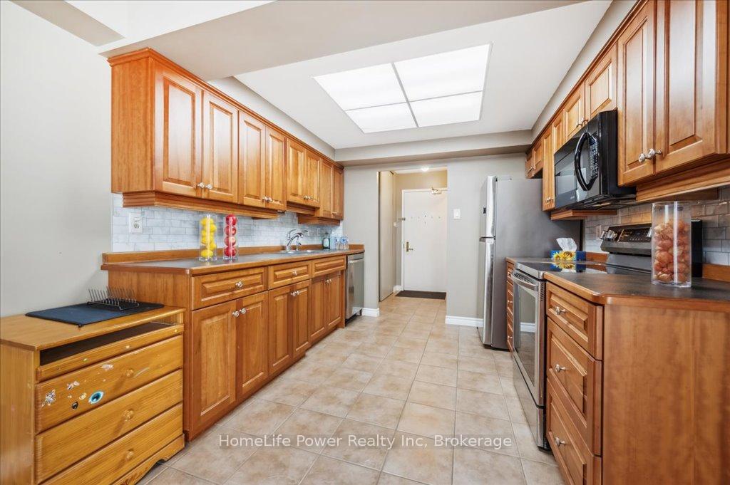 Photo 17 of Unit 809, 265 Westcourt Place, Waterloo — HOMEH