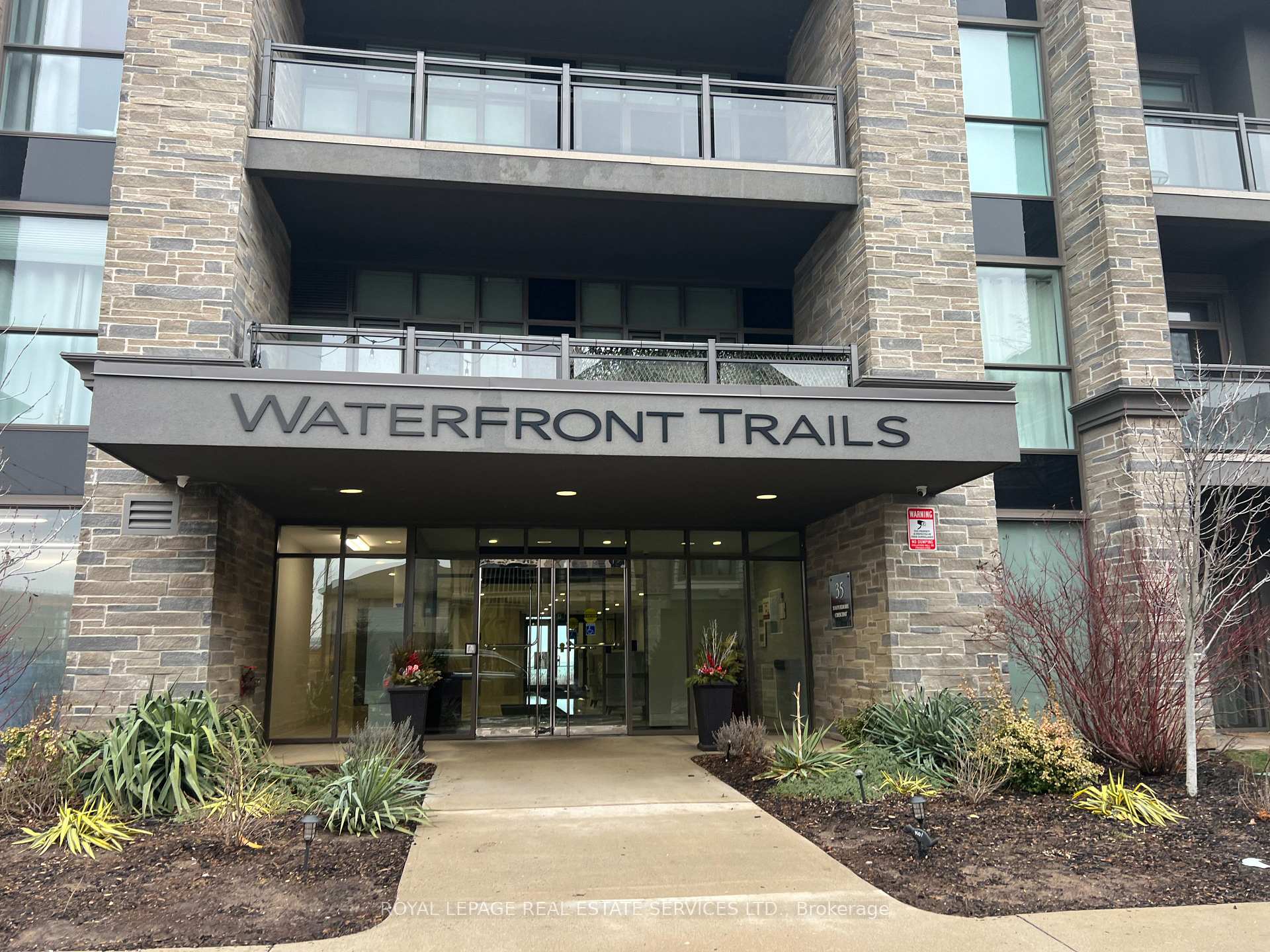Photo 1 of Unit 109, 35 Southshore Crescent, Hamilton, Stoney Creek — HOMEH