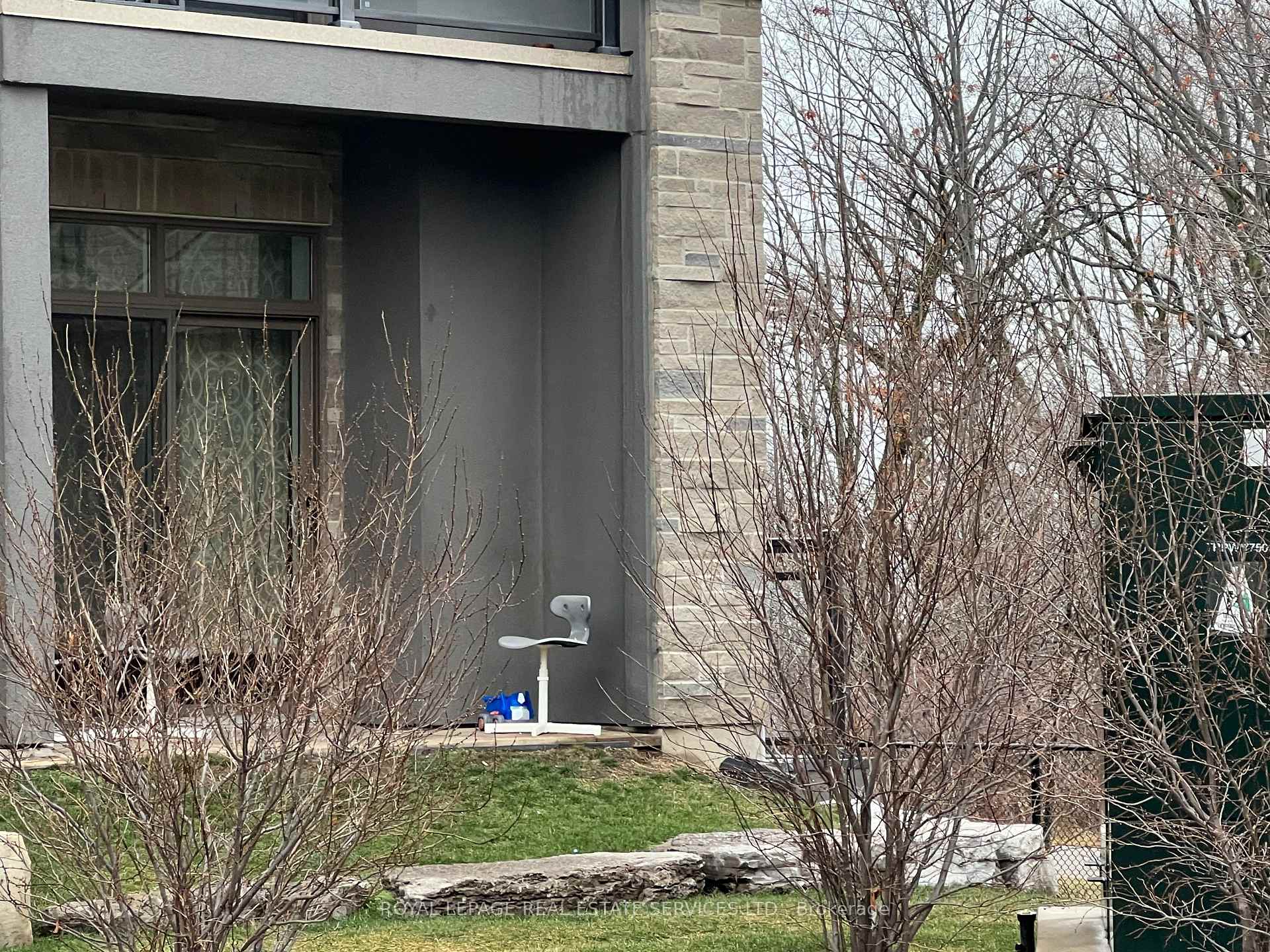 Photo 3 of Unit 109, 35 Southshore Crescent, Hamilton, Stoney Creek — HOMEH