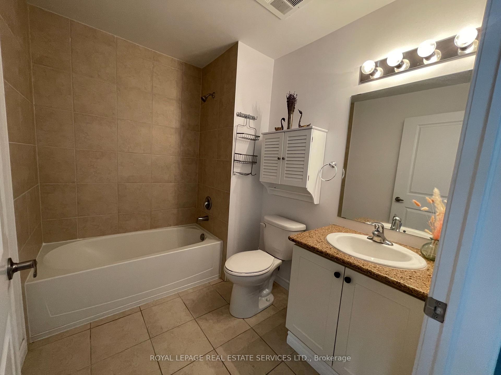 Photo 6 of Unit 109, 35 Southshore Crescent, Hamilton, Stoney Creek — HOMEH