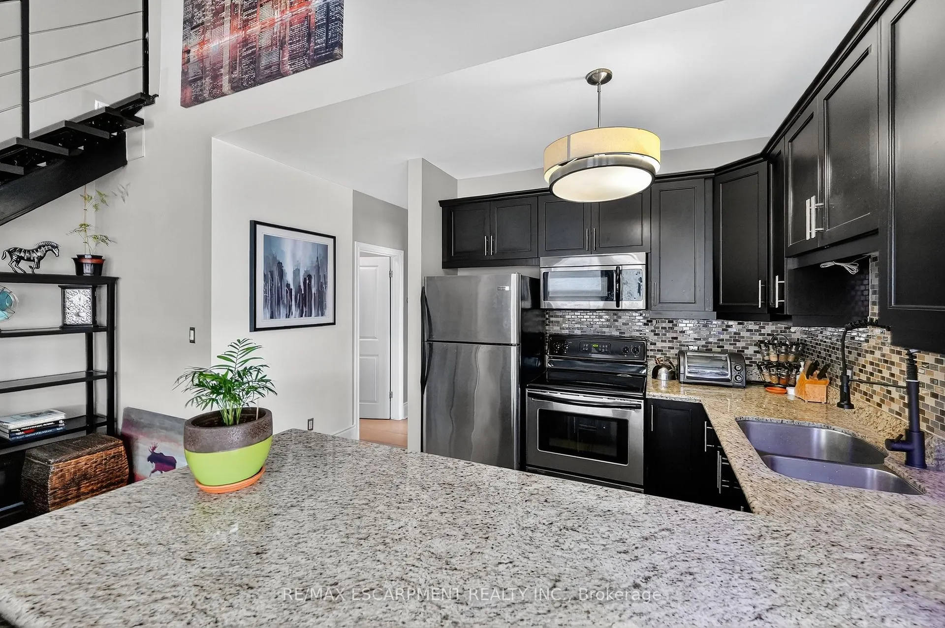 Photo 5 of Unit 404, 80 King William Street, Hamilton, Beasley — HOMEH
