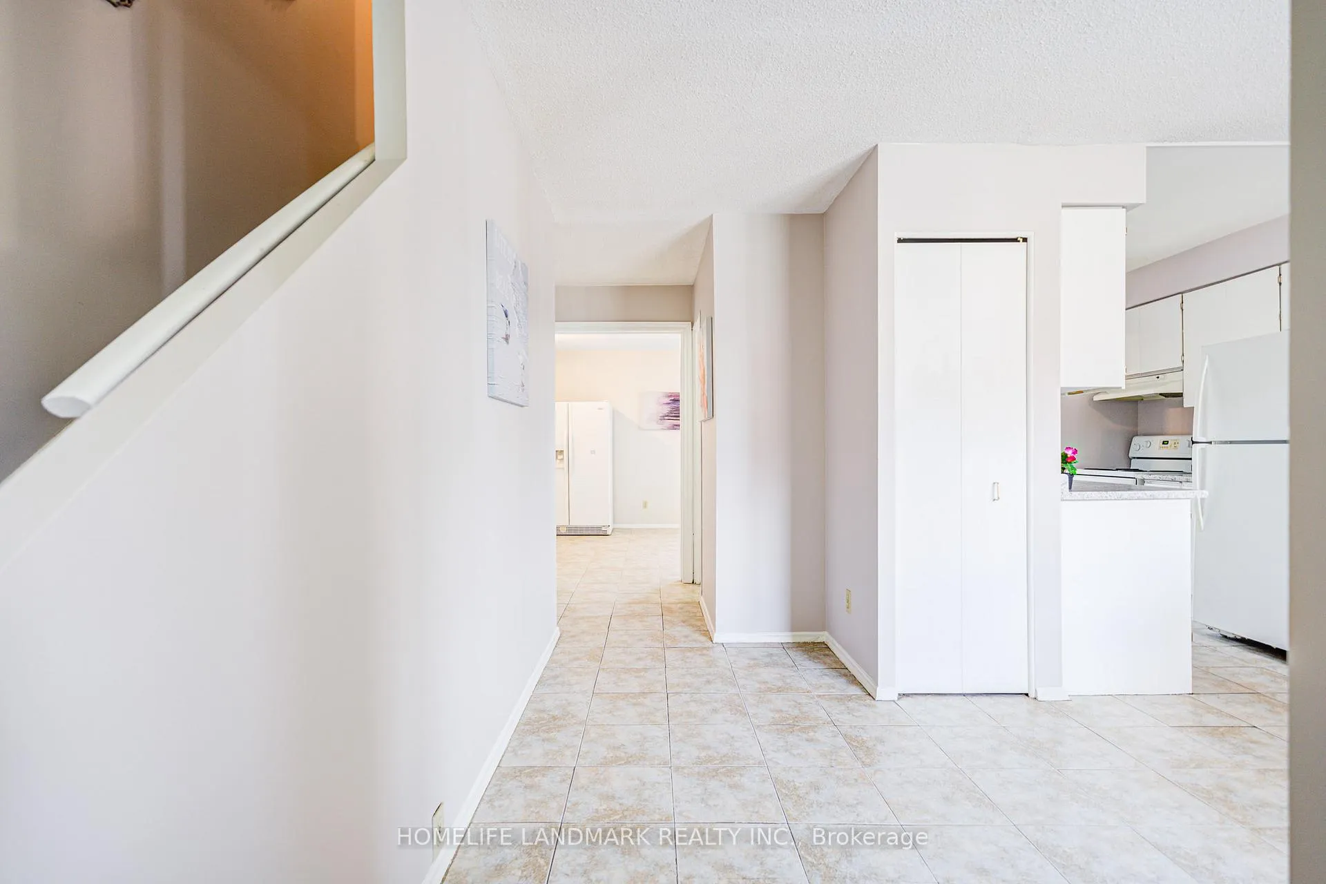 Photo 3 of Unit 2, 401 Keats Way, Waterloo — HOMEH