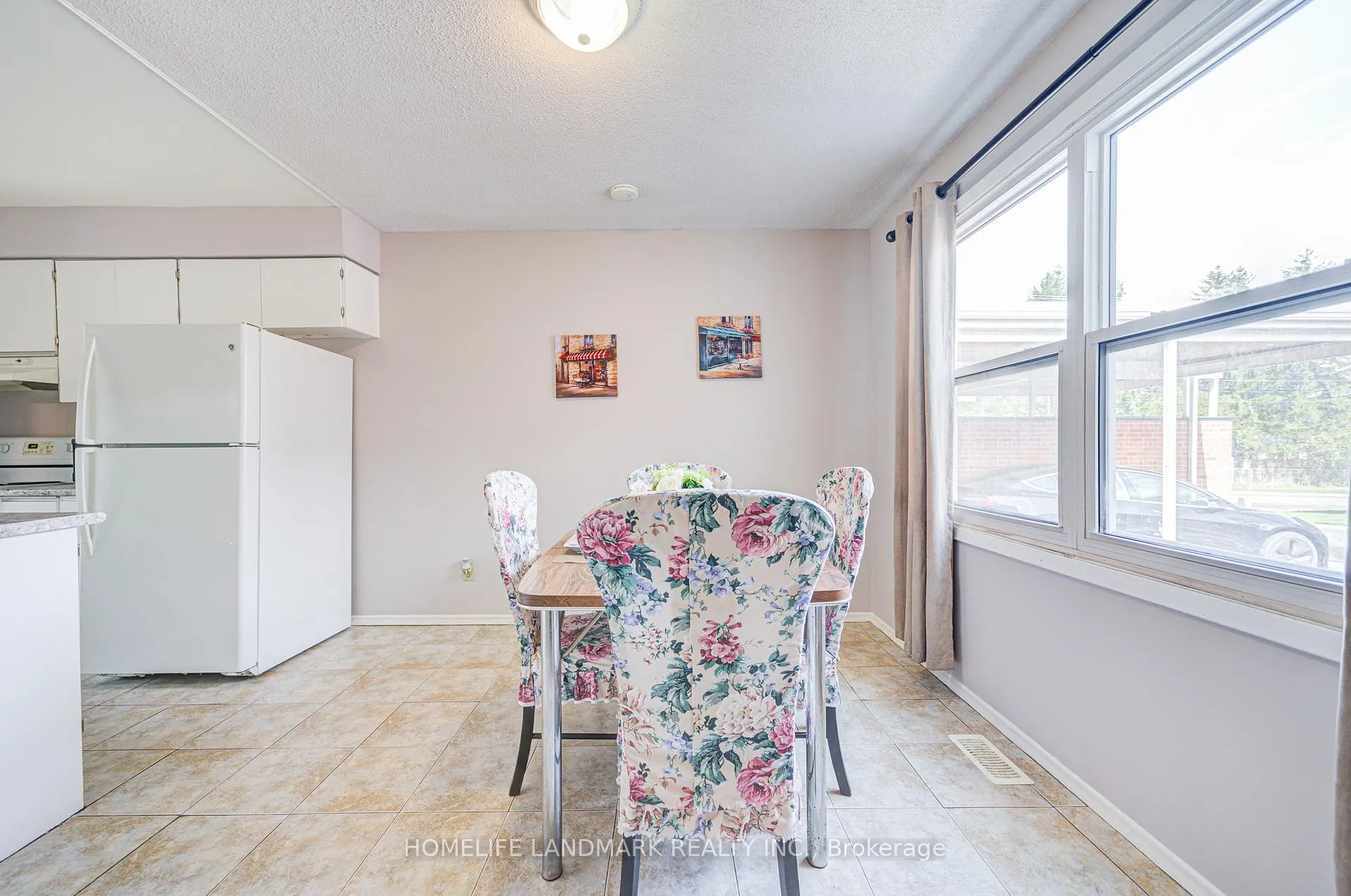 Photo 5 of Unit 2, 401 Keats Way, Waterloo — HOMEH