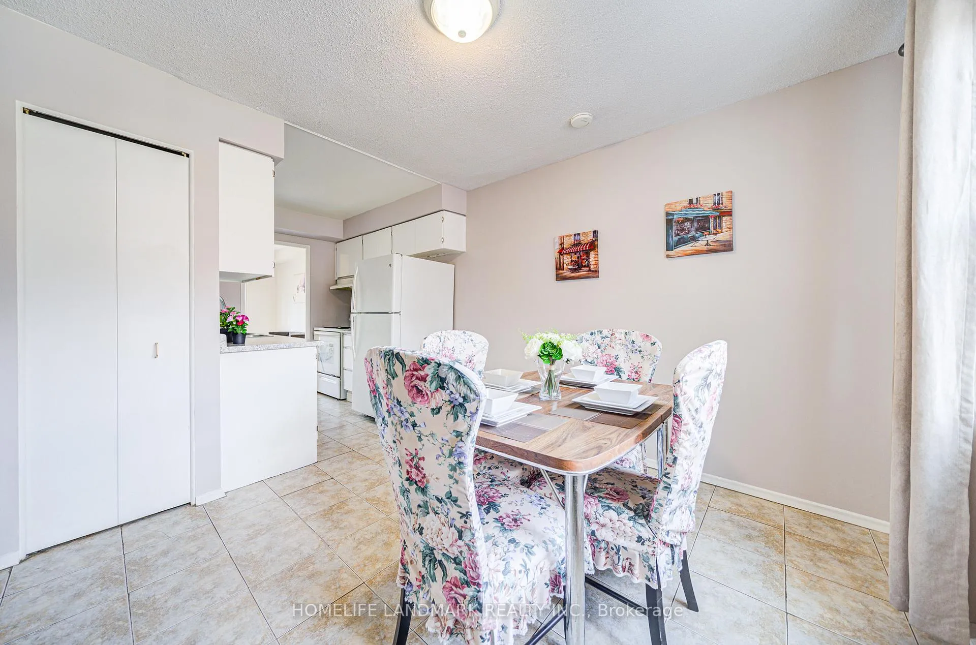 Photo 6 of Unit 2, 401 Keats Way, Waterloo — HOMEH