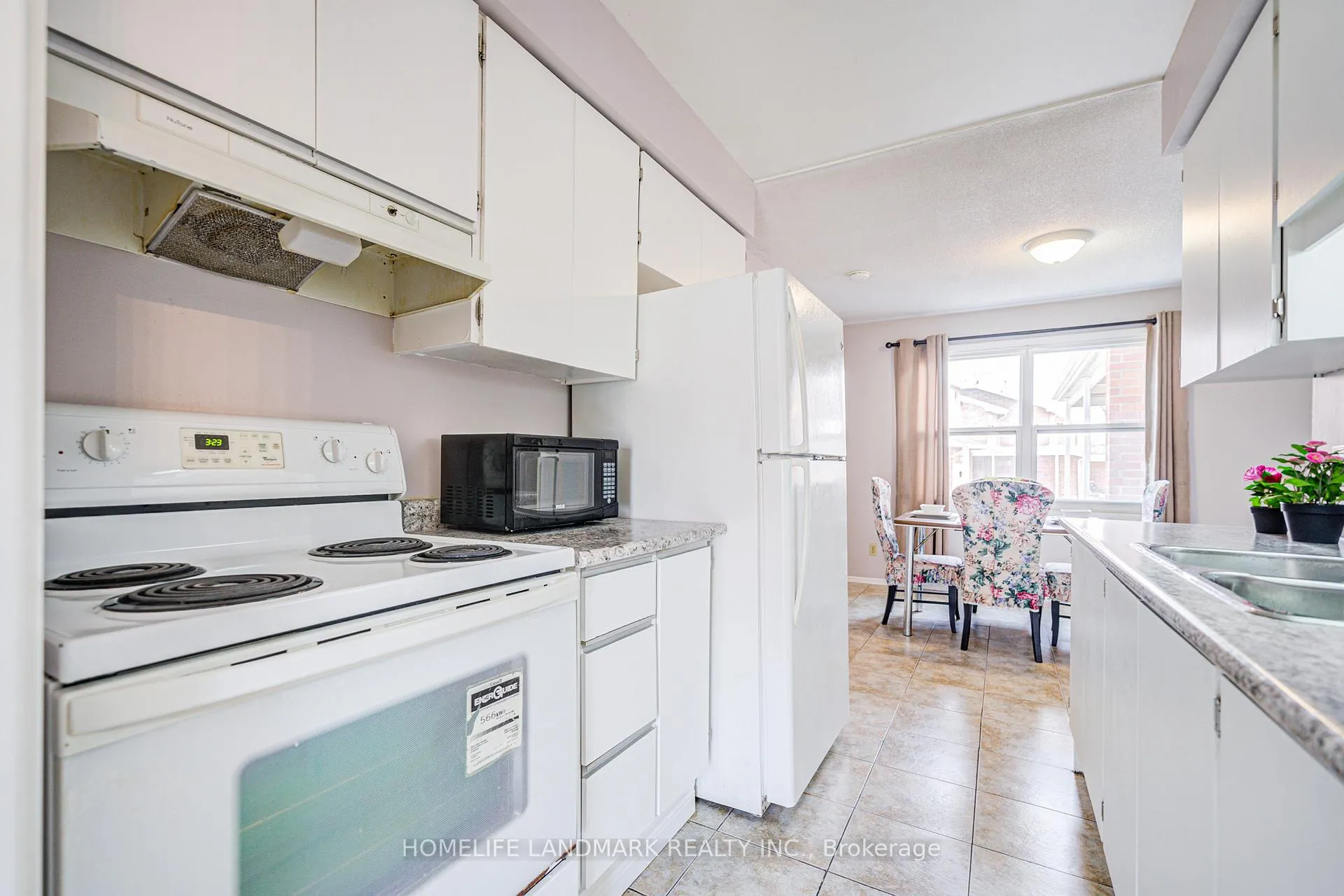 Photo 15 of Unit 2, 401 Keats Way, Waterloo — HOMEH