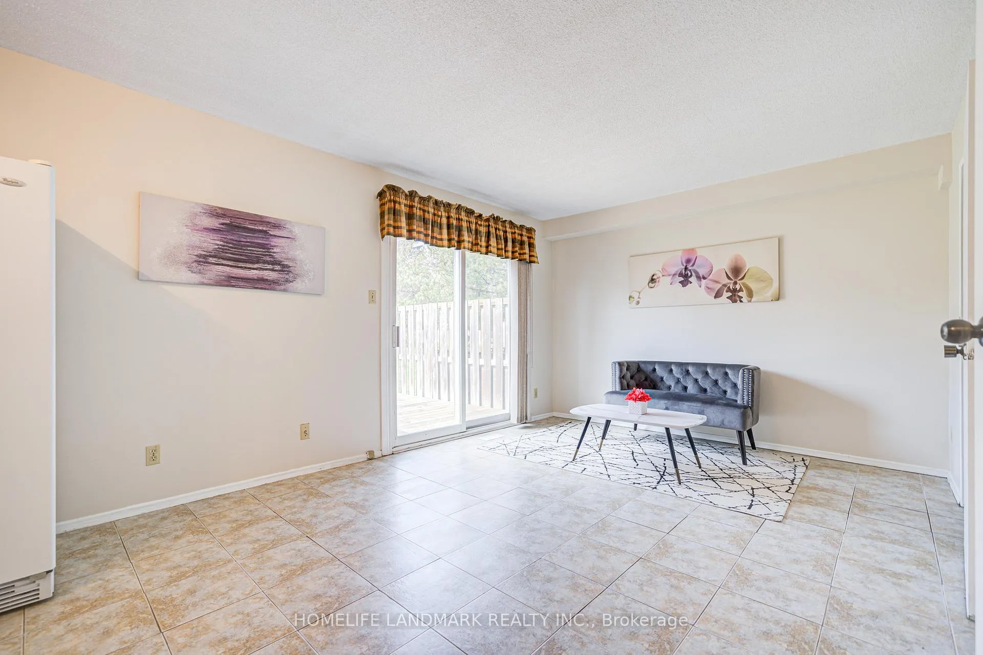 Photo 17 of Unit 2, 401 Keats Way, Waterloo — HOMEH
