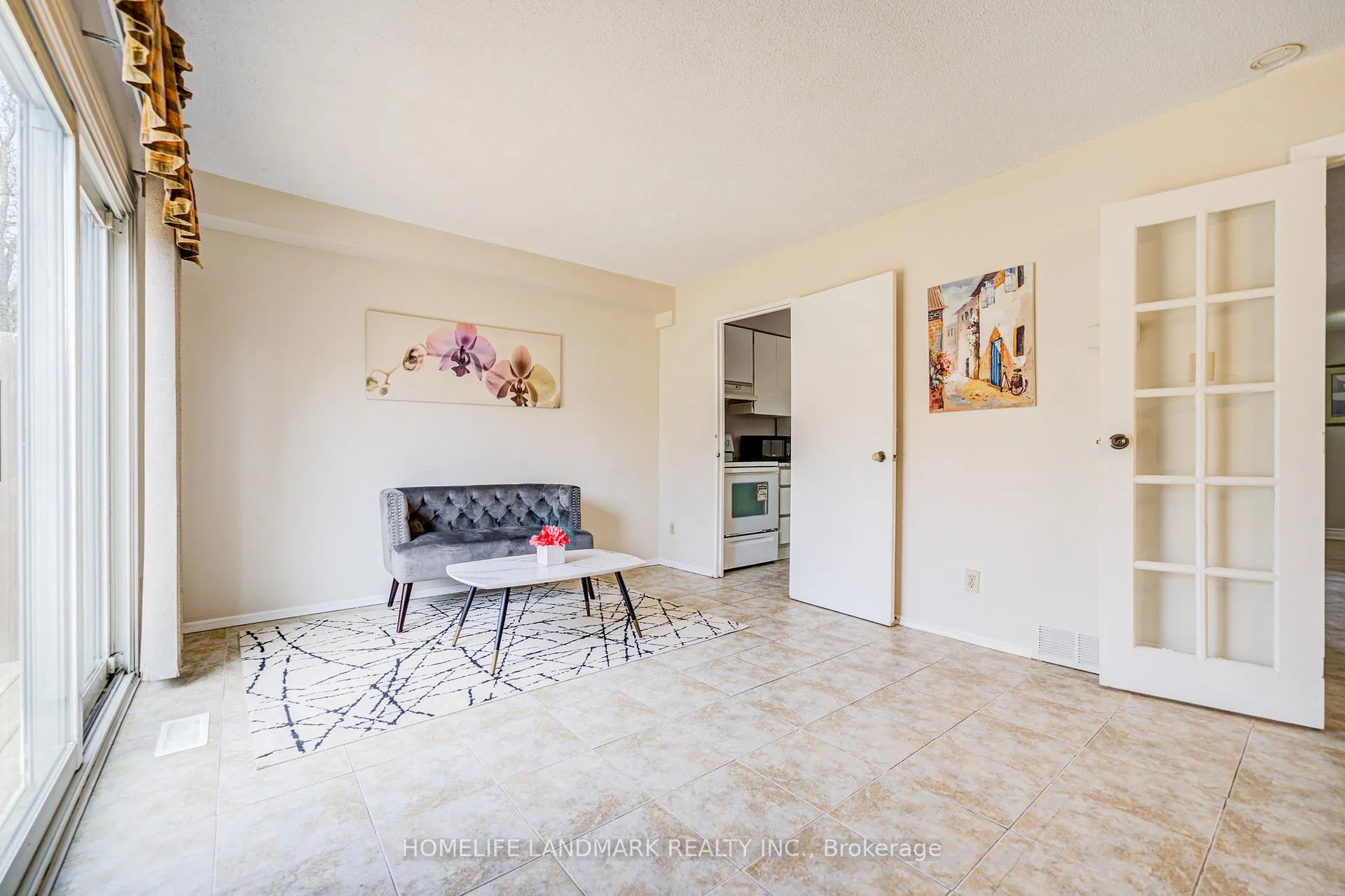 Photo 19 of Unit 2, 401 Keats Way, Waterloo — HOMEH