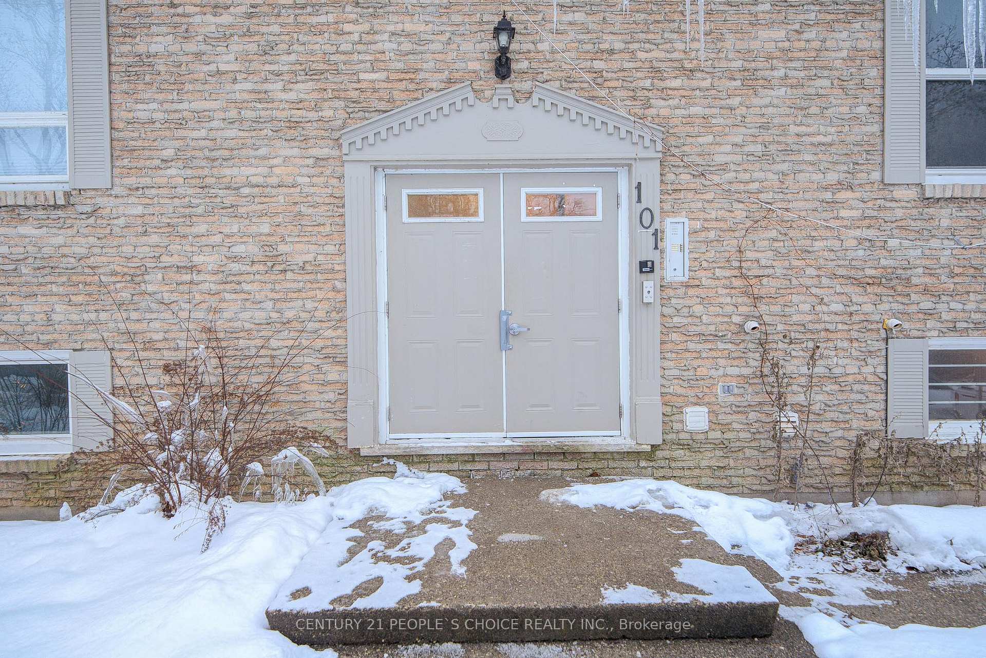 Photo 25 of Unit 2, 101 Westmount Road, Waterloo, Beechwood — HOMEH