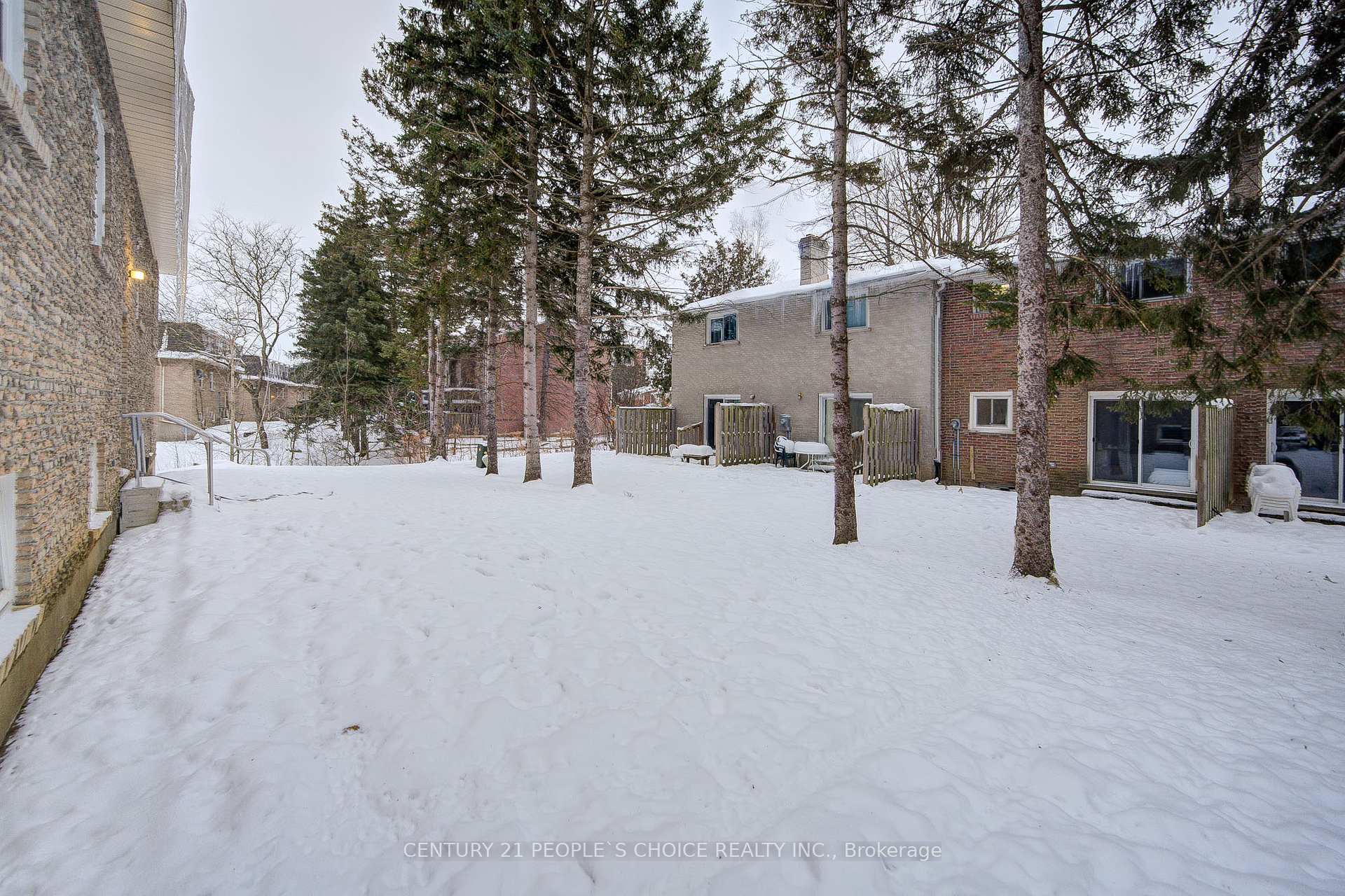 Photo 9 of Unit 2, 101 Westmount Road, Waterloo, Beechwood — HOMEH