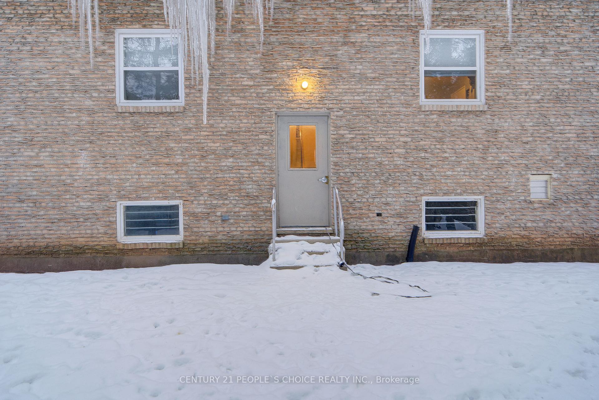 Photo 12 of Unit 2, 101 Westmount Road, Waterloo, Beechwood — HOMEH