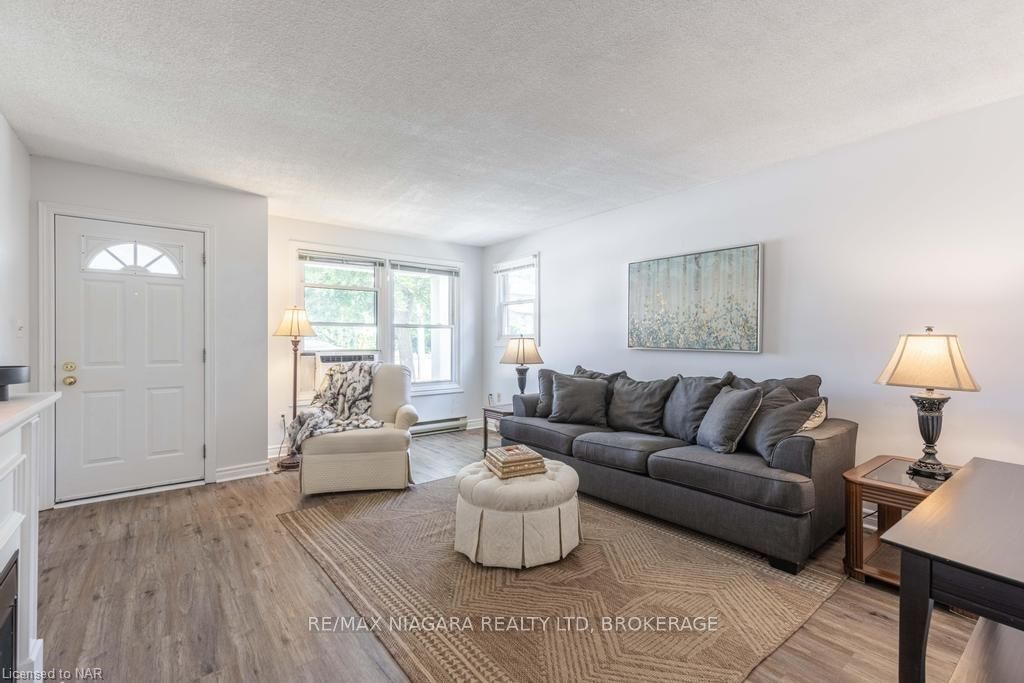Photo 3 of Unit 110, 2 Walnut Street, St. Catharines, Oakdale — HOMEH