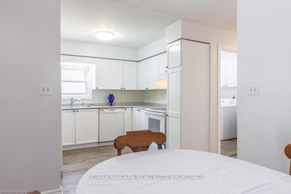 Photo 5 of Unit 110, 2 Walnut Street, St. Catharines, Oakdale — HOMEH