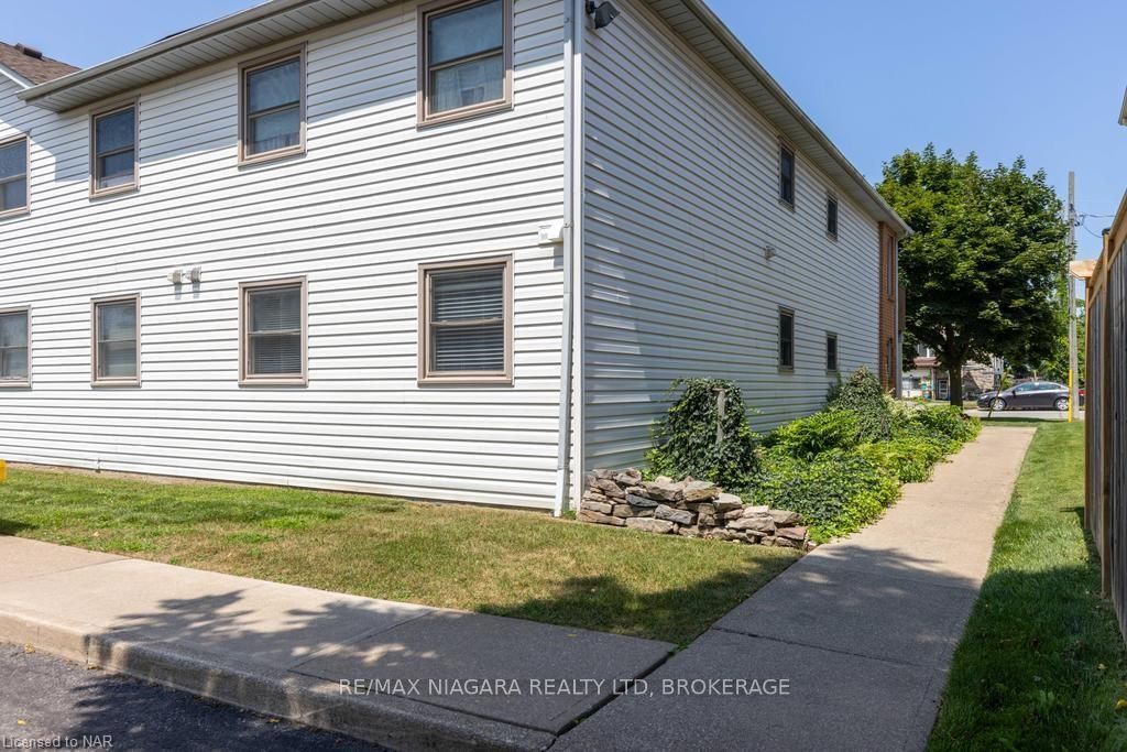 Photo 16 of Unit 110, 2 Walnut Street, St. Catharines, Oakdale — HOMEH