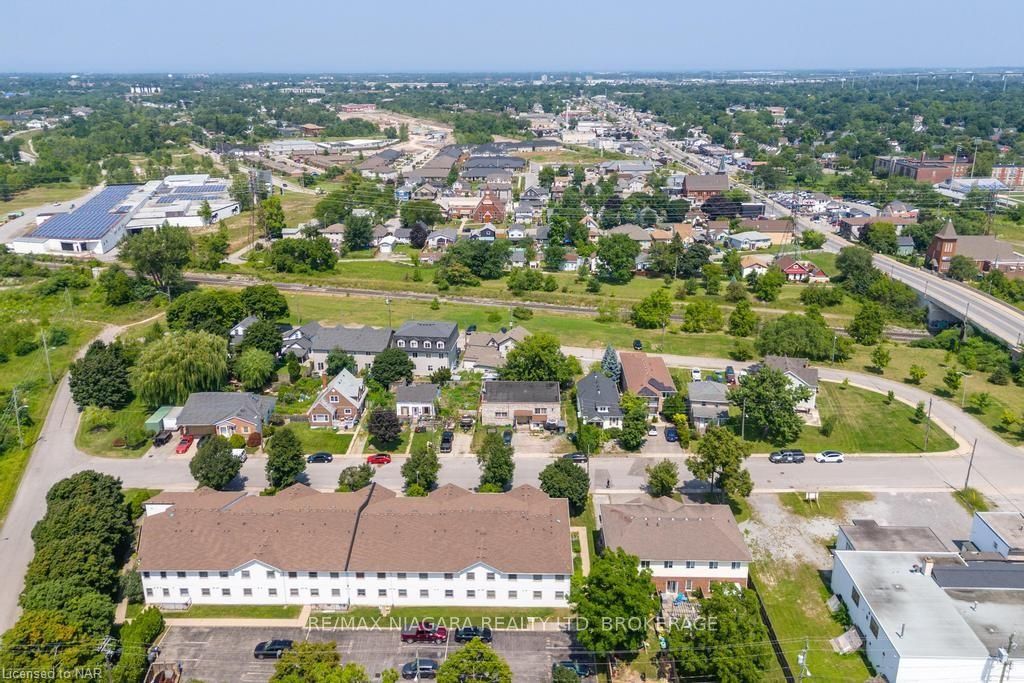 Photo 20 of Unit 110, 2 Walnut Street, St. Catharines, Oakdale — HOMEH