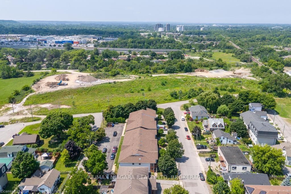 Photo 21 of Unit 110, 2 Walnut Street, St. Catharines, Oakdale — HOMEH