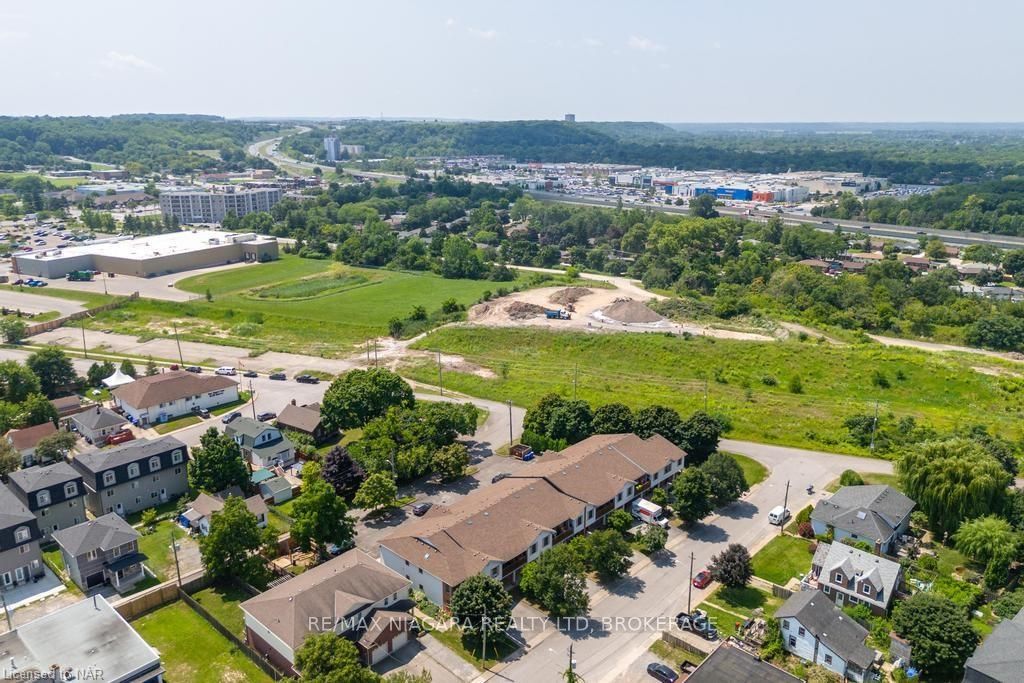 Photo 22 of Unit 110, 2 Walnut Street, St. Catharines, Oakdale — HOMEH