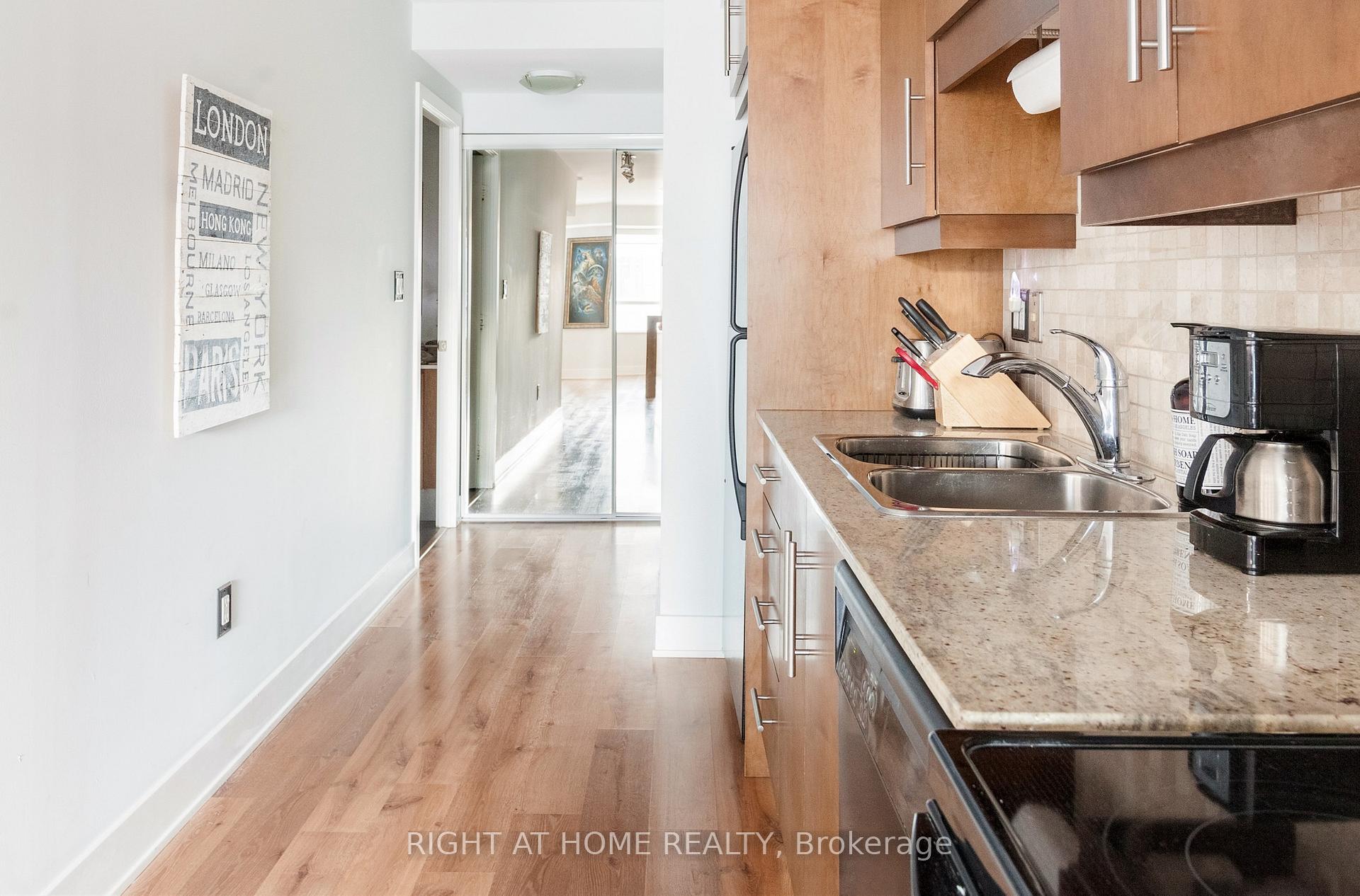 Photo 6 of Unit 319, 20 Blue Jays Way, Toronto, Waterfront Communities — HOMEH