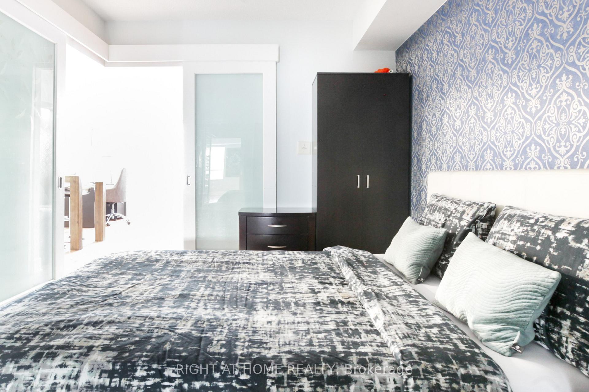 Photo 7 of Unit 319, 20 Blue Jays Way, Toronto, Waterfront Communities — HOMEH