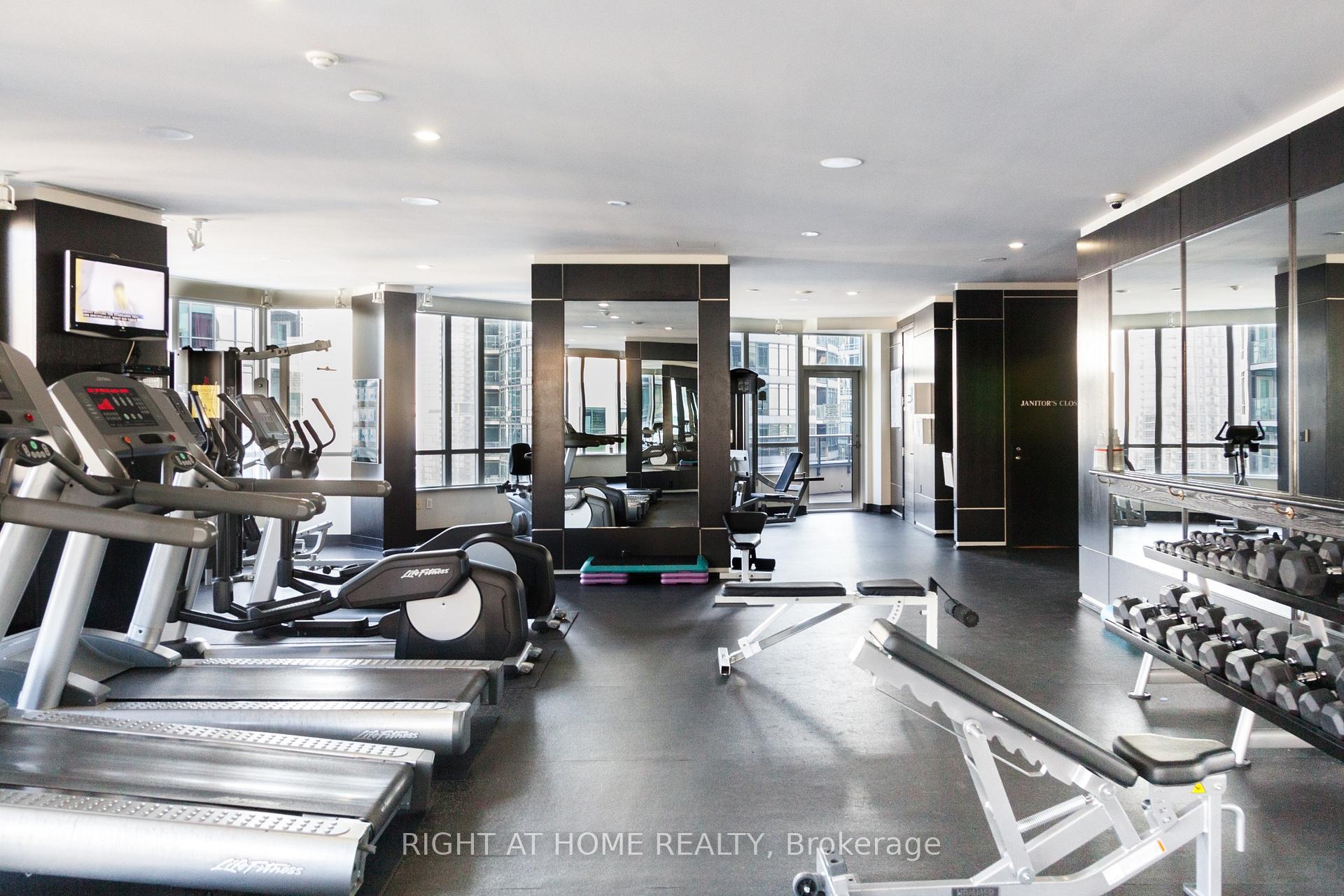 Photo 11 of Unit 319, 20 Blue Jays Way, Toronto, Waterfront Communities — HOMEH