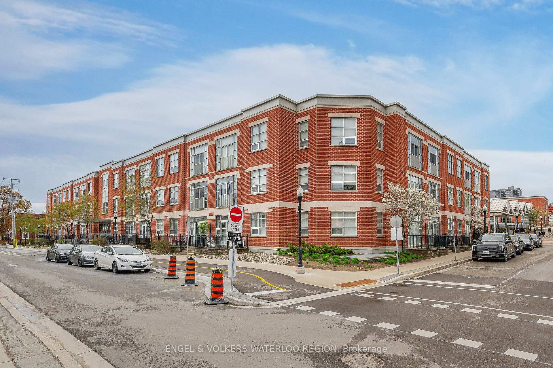 Photo 3 of Unit 212, 165 Duke Street E, Kitchener — HOMEH