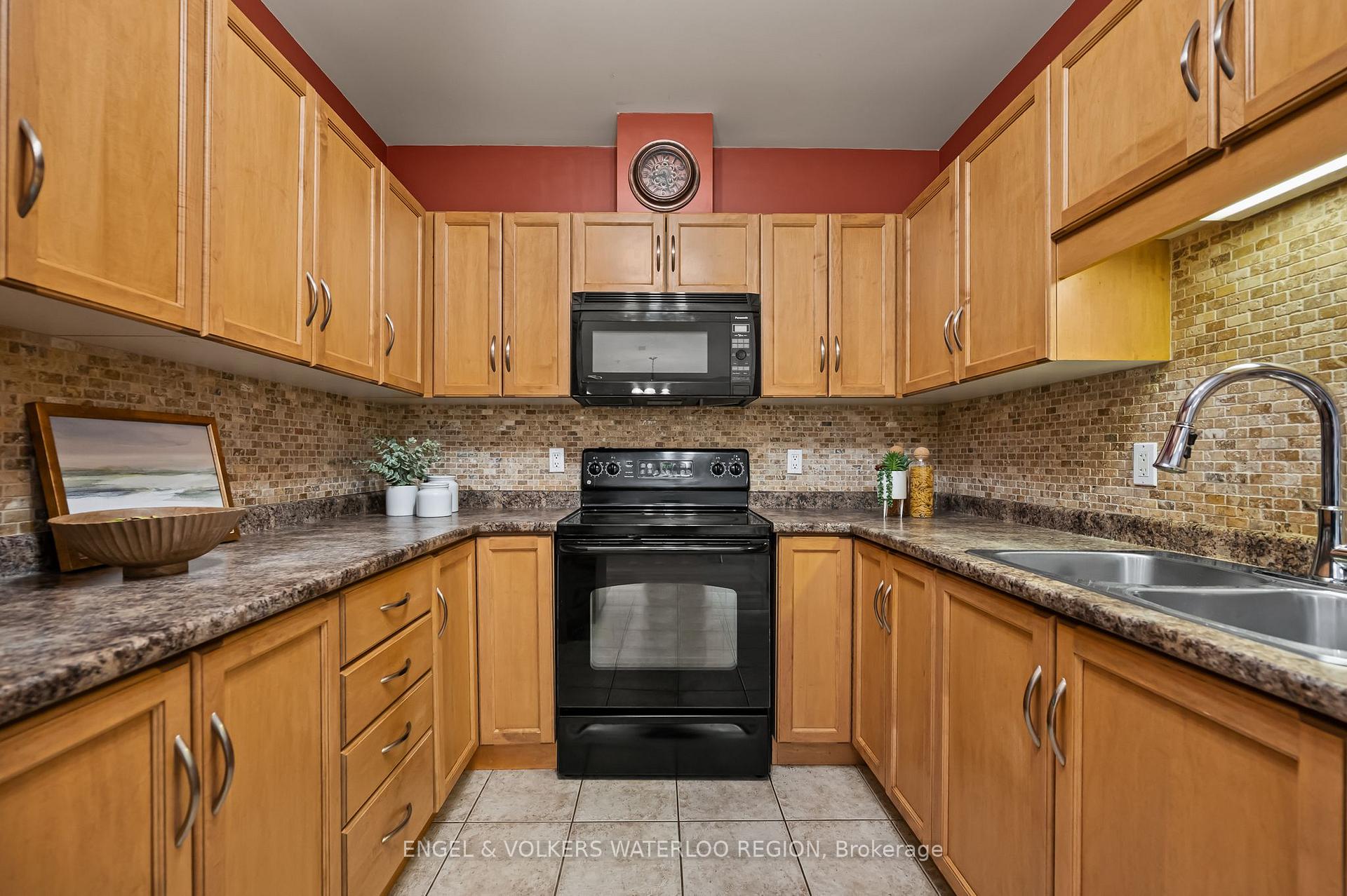Photo 14 of Unit 212, 165 Duke Street E, Kitchener — HOMEH