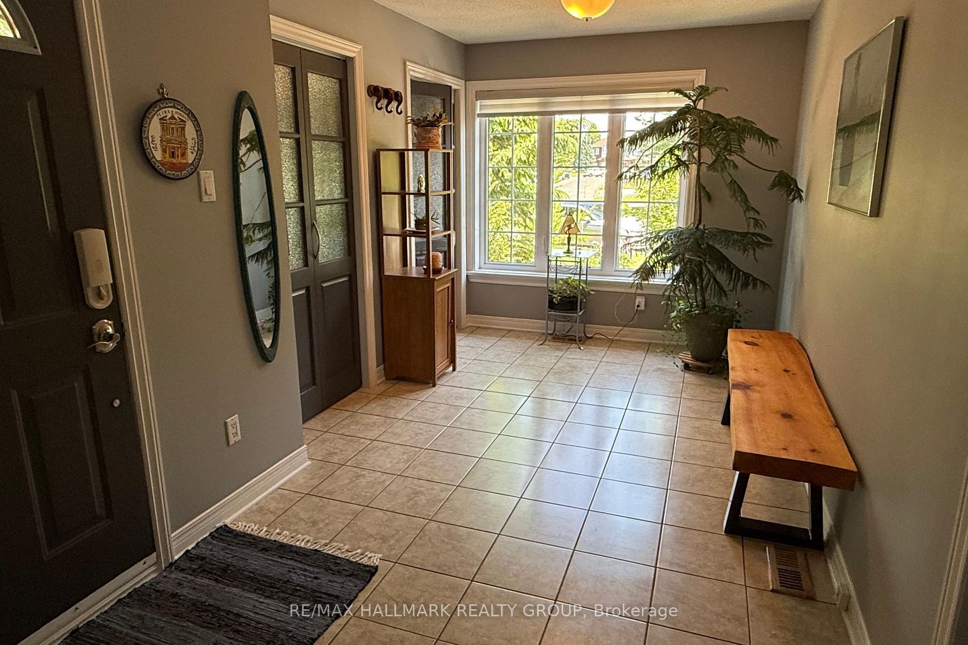 Photo 3 of 1580 Marley Crescent, Ottawa, Carson Grove — HOMEH