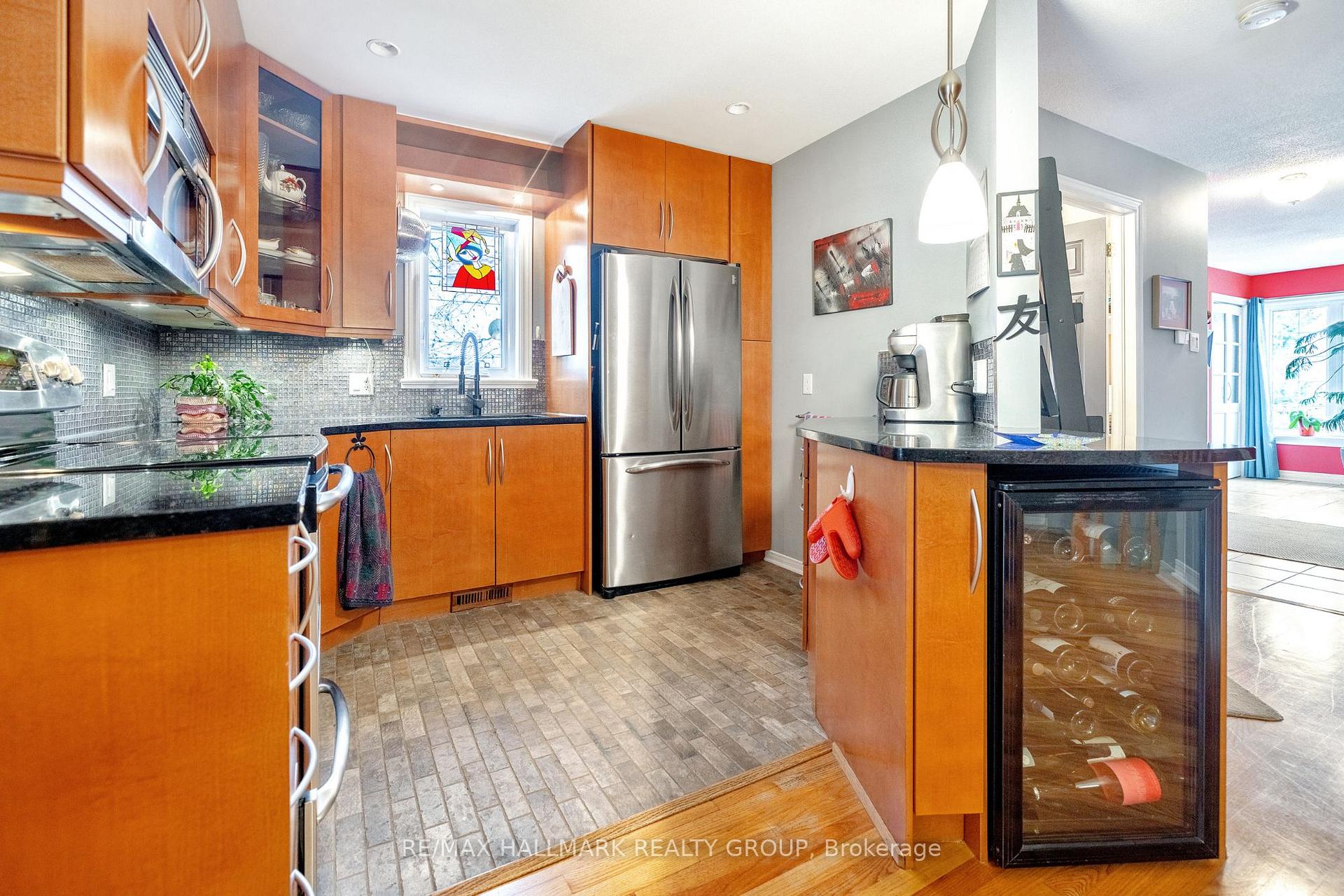 Photo 5 of 1580 Marley Crescent, Ottawa, Carson Grove — HOMEH