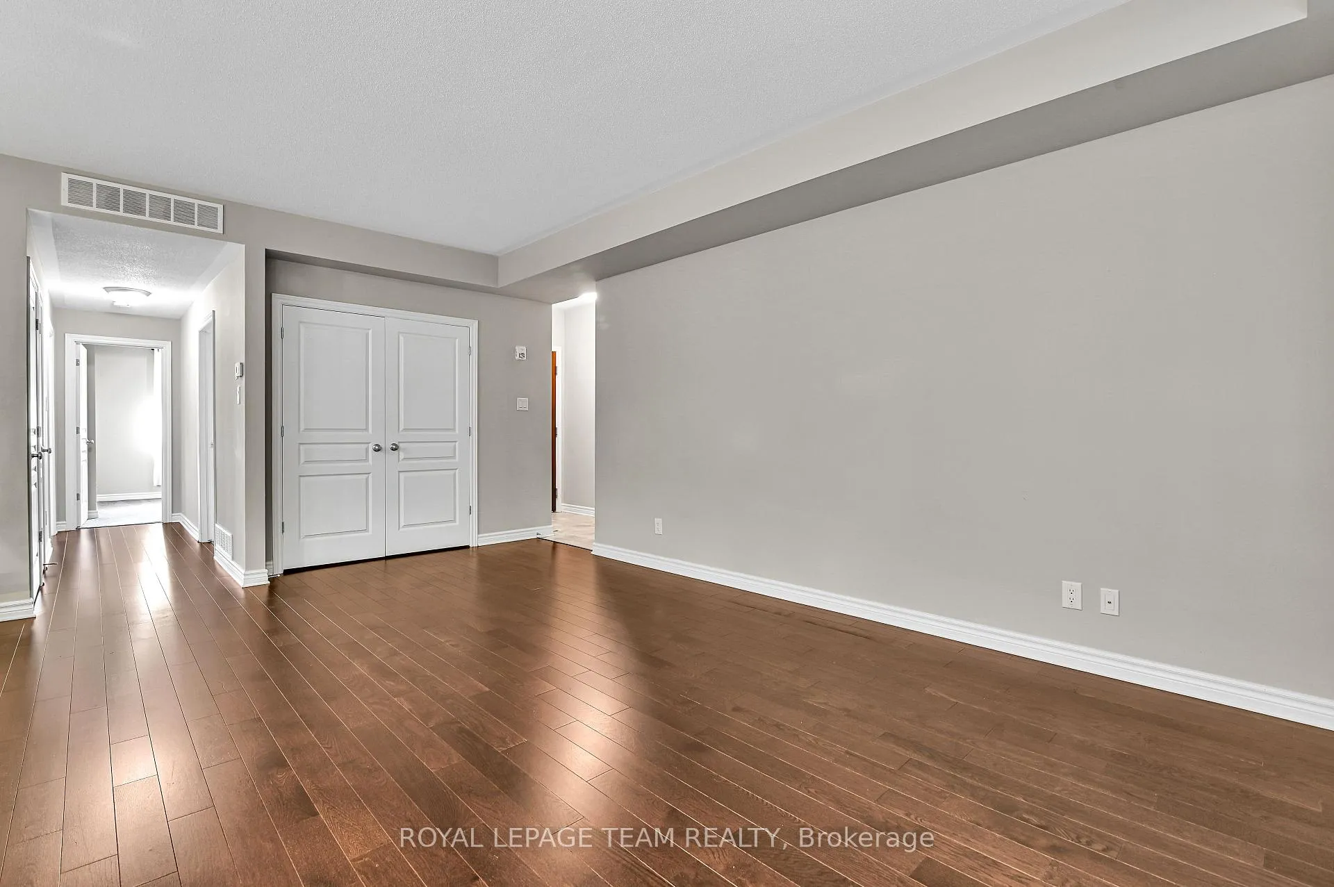 Photo 8 of Unit D, 1030 Beryl Private, Ottawa, Riverside South/Gloucester Glen — HOMEH