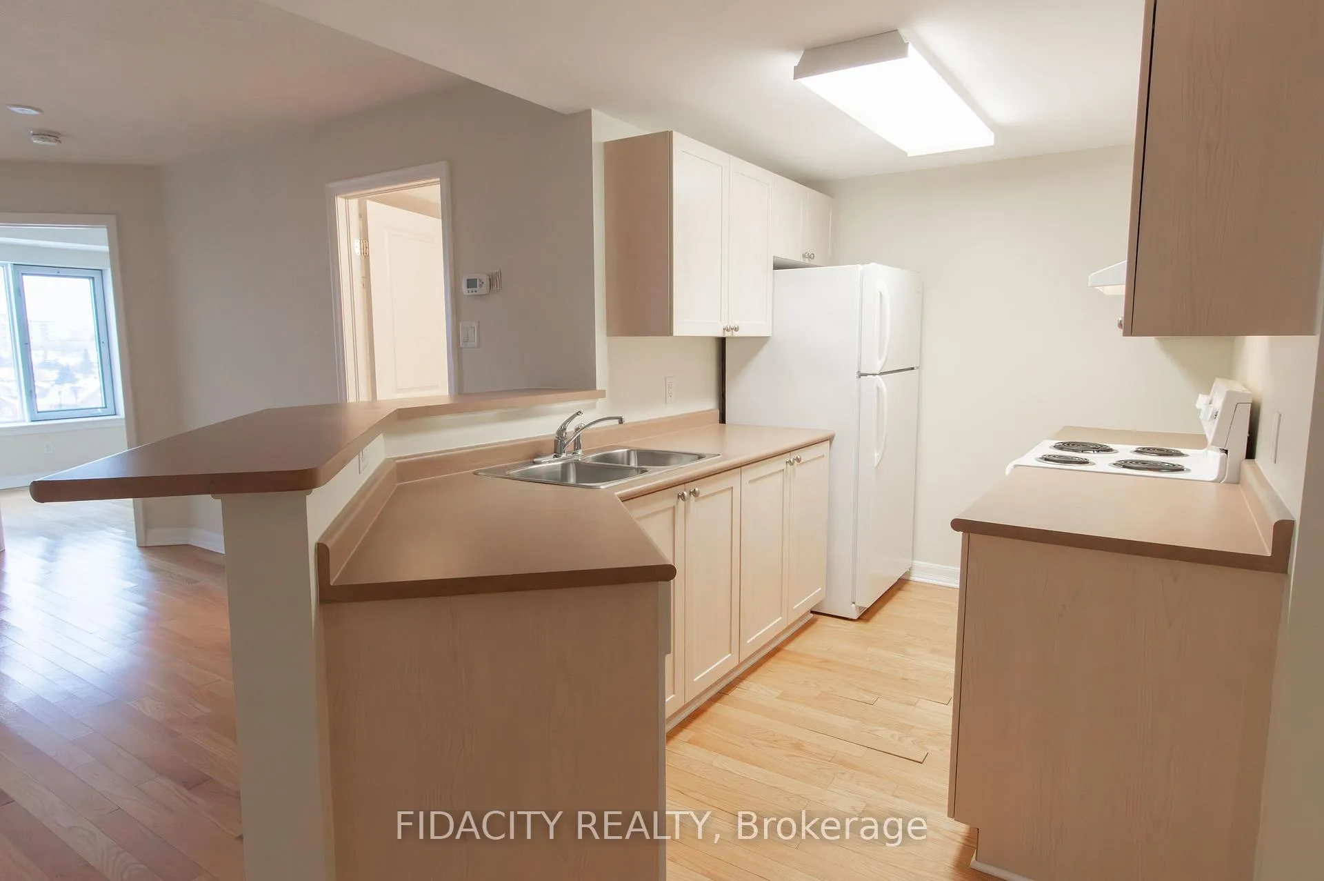 Photo 4 of Unit 6E, 310 Central Park Drive, Ottawa, Central Park — HOMEH