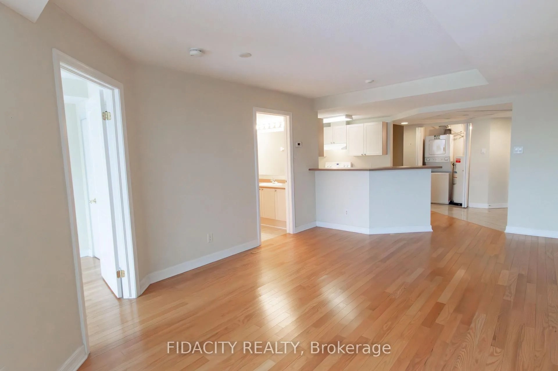 Photo 6 of Unit 6E, 310 Central Park Drive, Ottawa, Central Park — HOMEH
