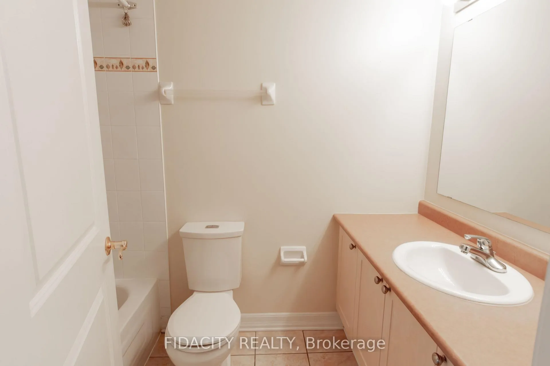 Photo 8 of Unit 6E, 310 Central Park Drive, Ottawa, Central Park — HOMEH