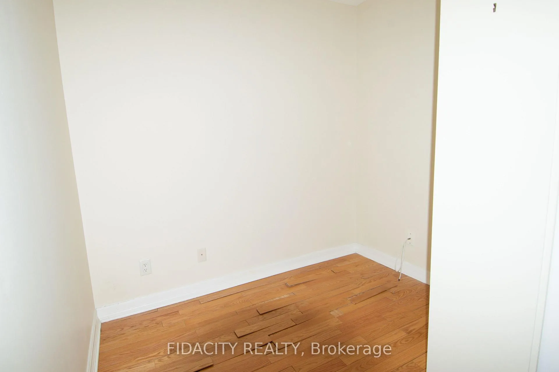 Photo 9 of Unit 6E, 310 Central Park Drive, Ottawa, Central Park — HOMEH