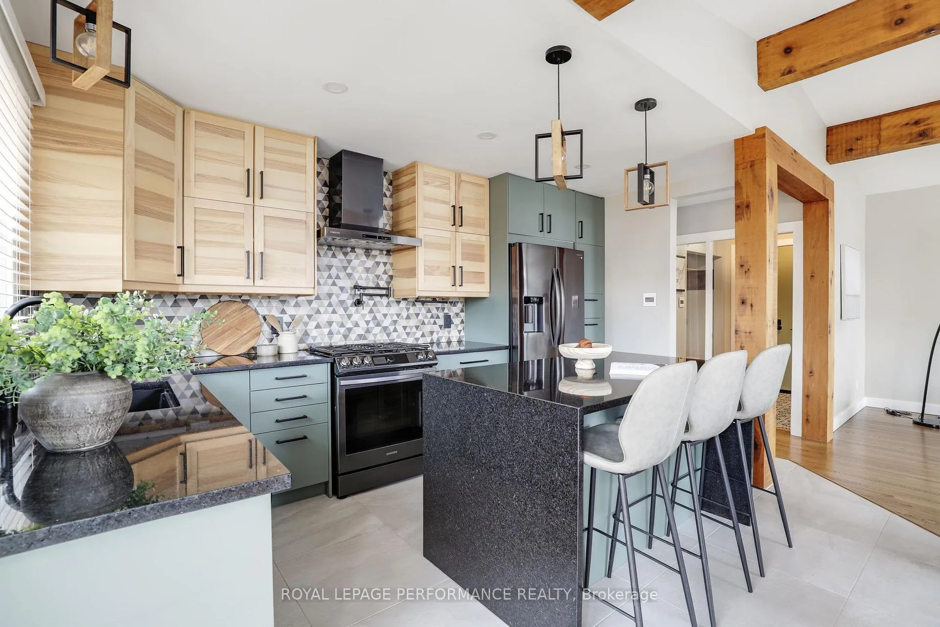 Photo 22 of 2320 Nerta Street, Ottawa, Hawthorne Meadows — HOMEH
