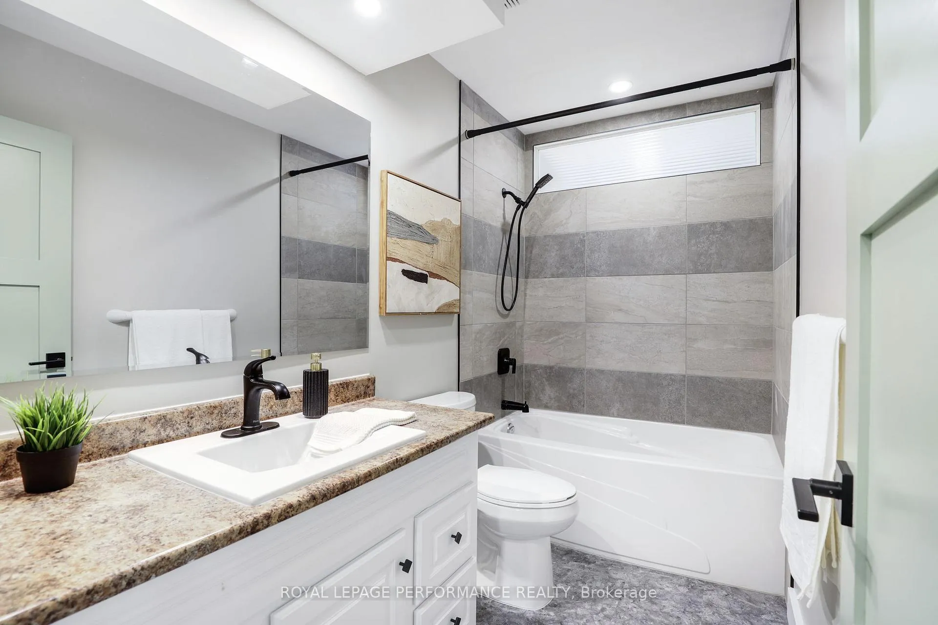 Photo 60 of 2320 Nerta Street, Ottawa, Hawthorne Meadows — HOMEH