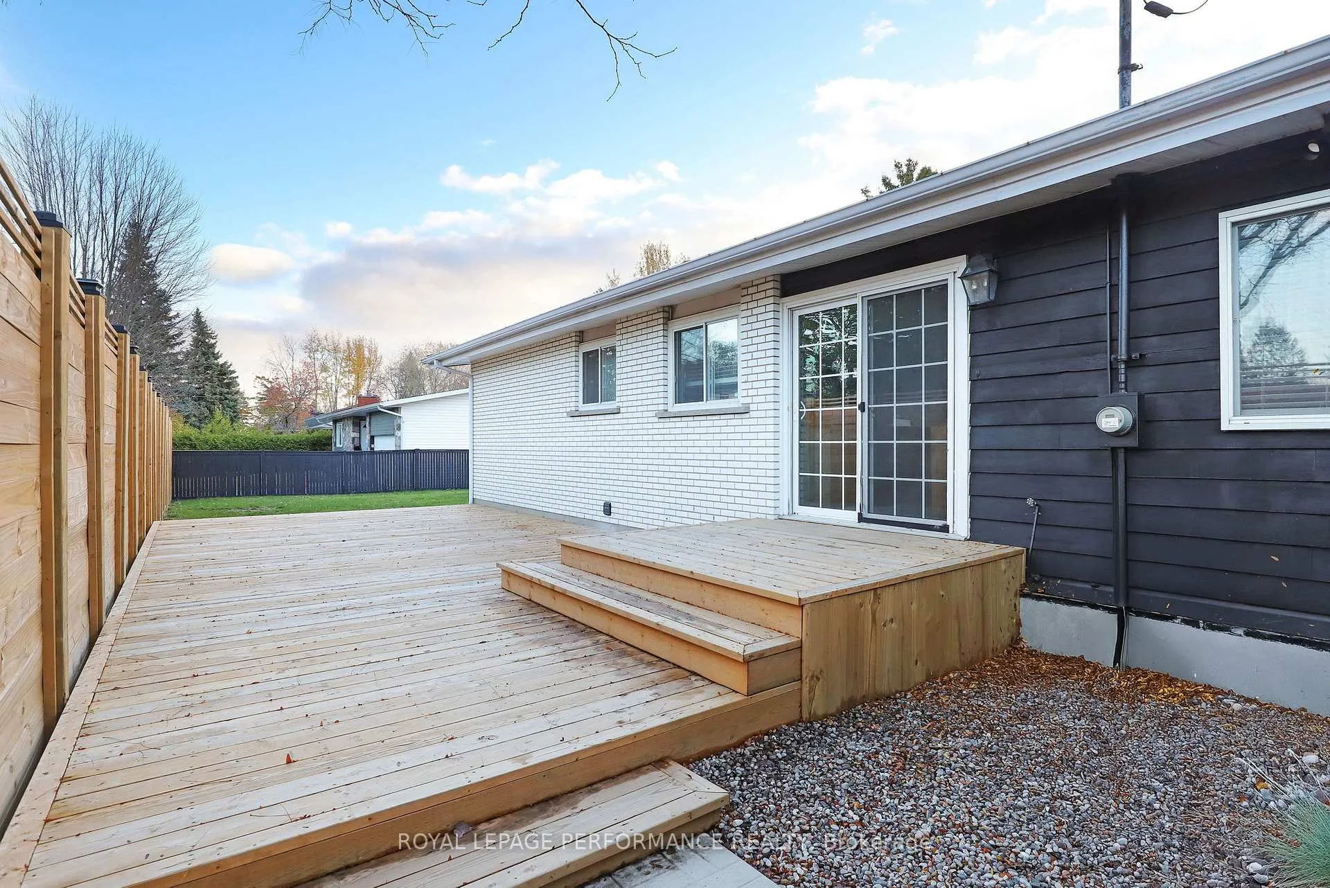 Photo 74 of 2320 Nerta Street, Ottawa, Hawthorne Meadows — HOMEH