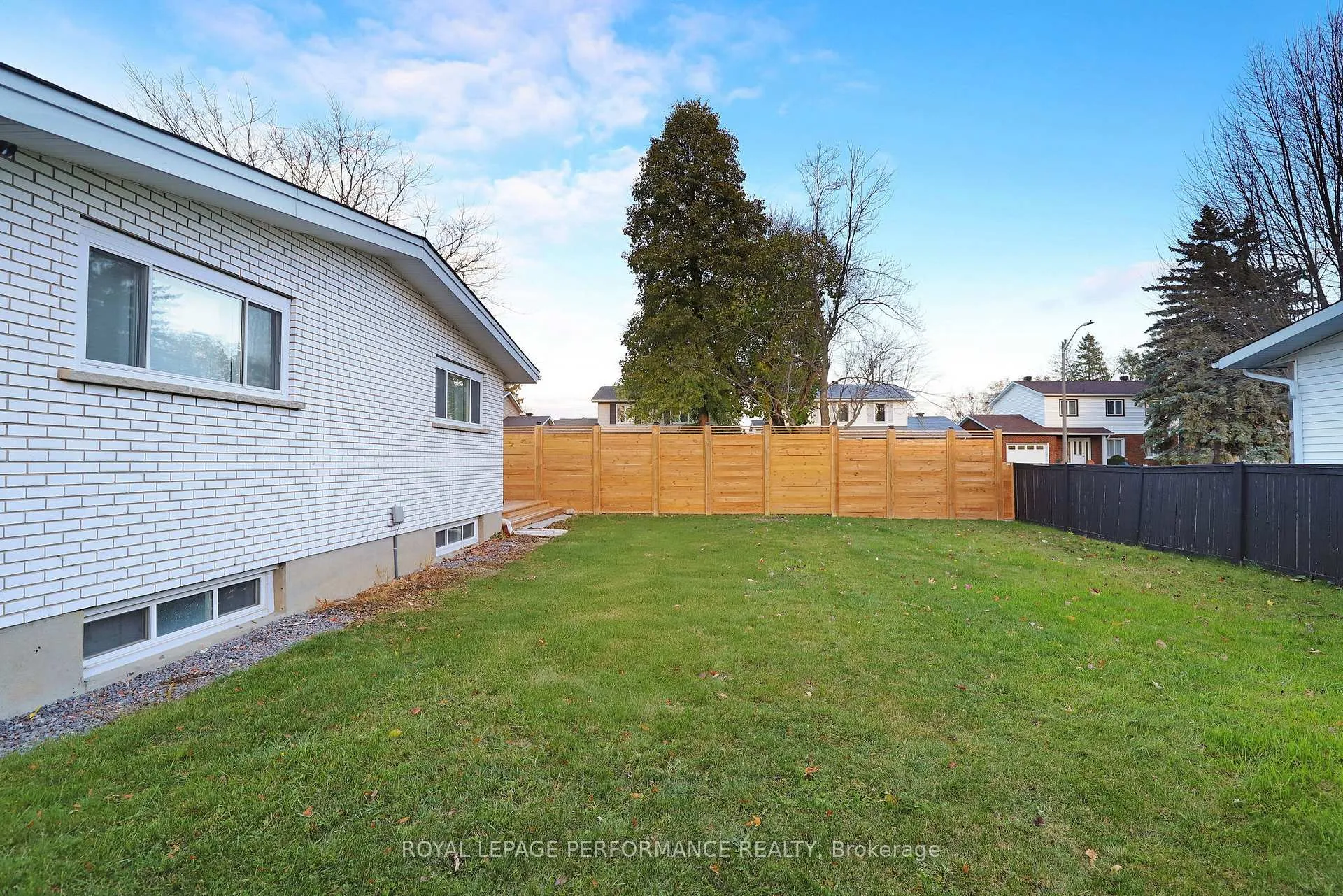Photo 82 of 2320 Nerta Street, Ottawa, Hawthorne Meadows — HOMEH